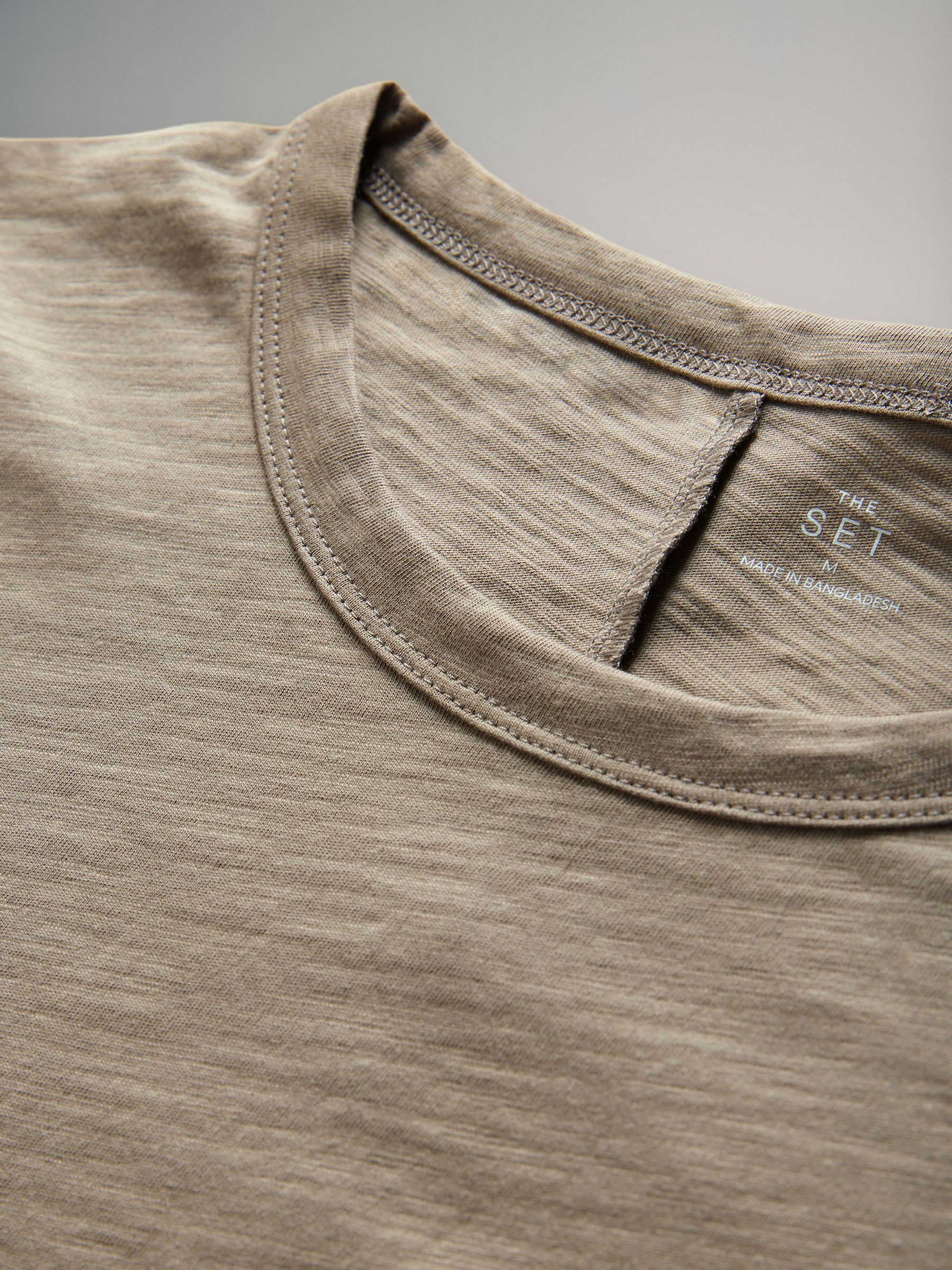 White/Black/Taupe Brown/Pink 4 Pack 100% Cotton Slub Crew Neck T-Shirts - Image 6 of 6