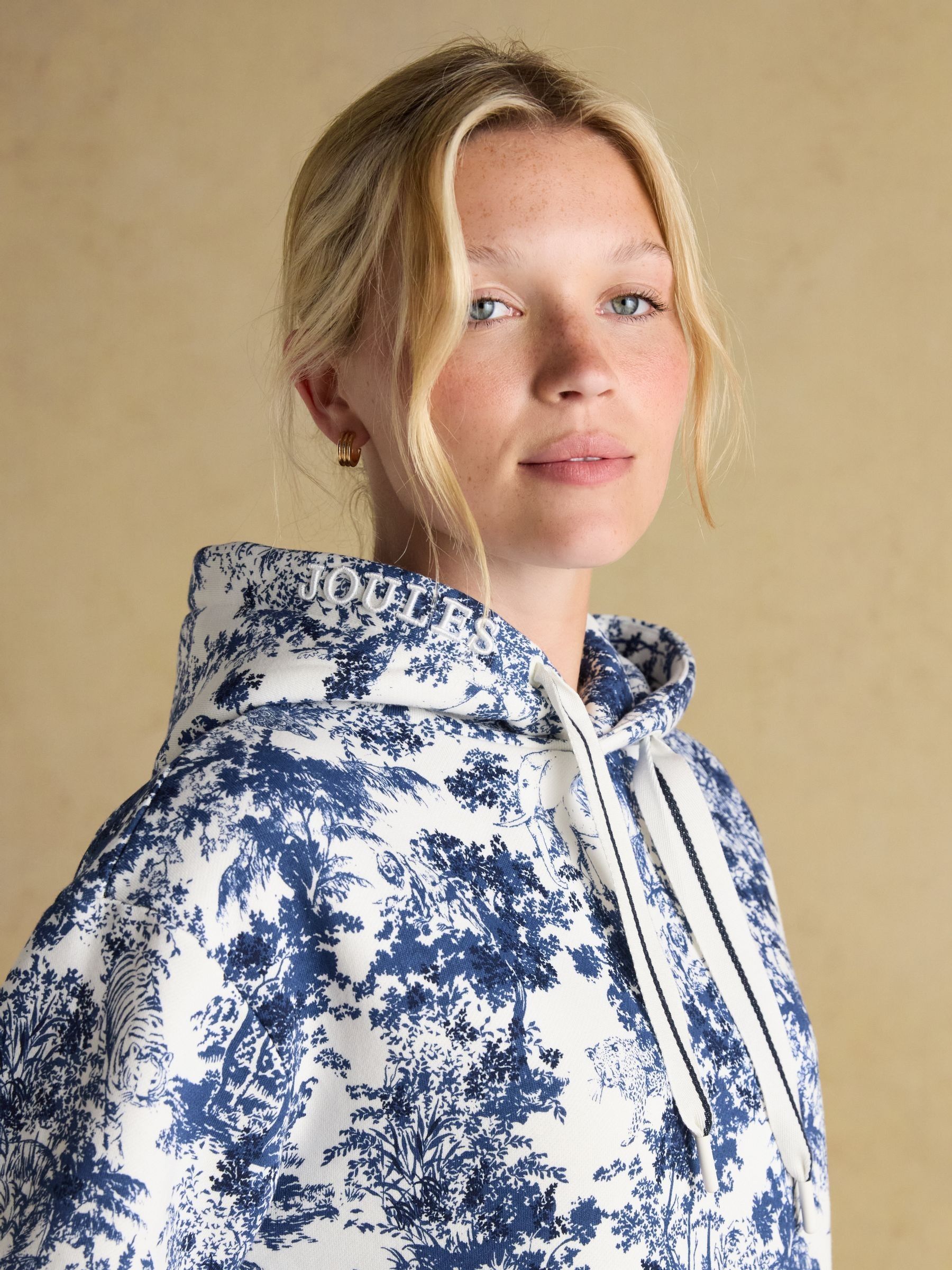 Milbourne Blue & Cream Safari Hoodie - Image 3 of 12