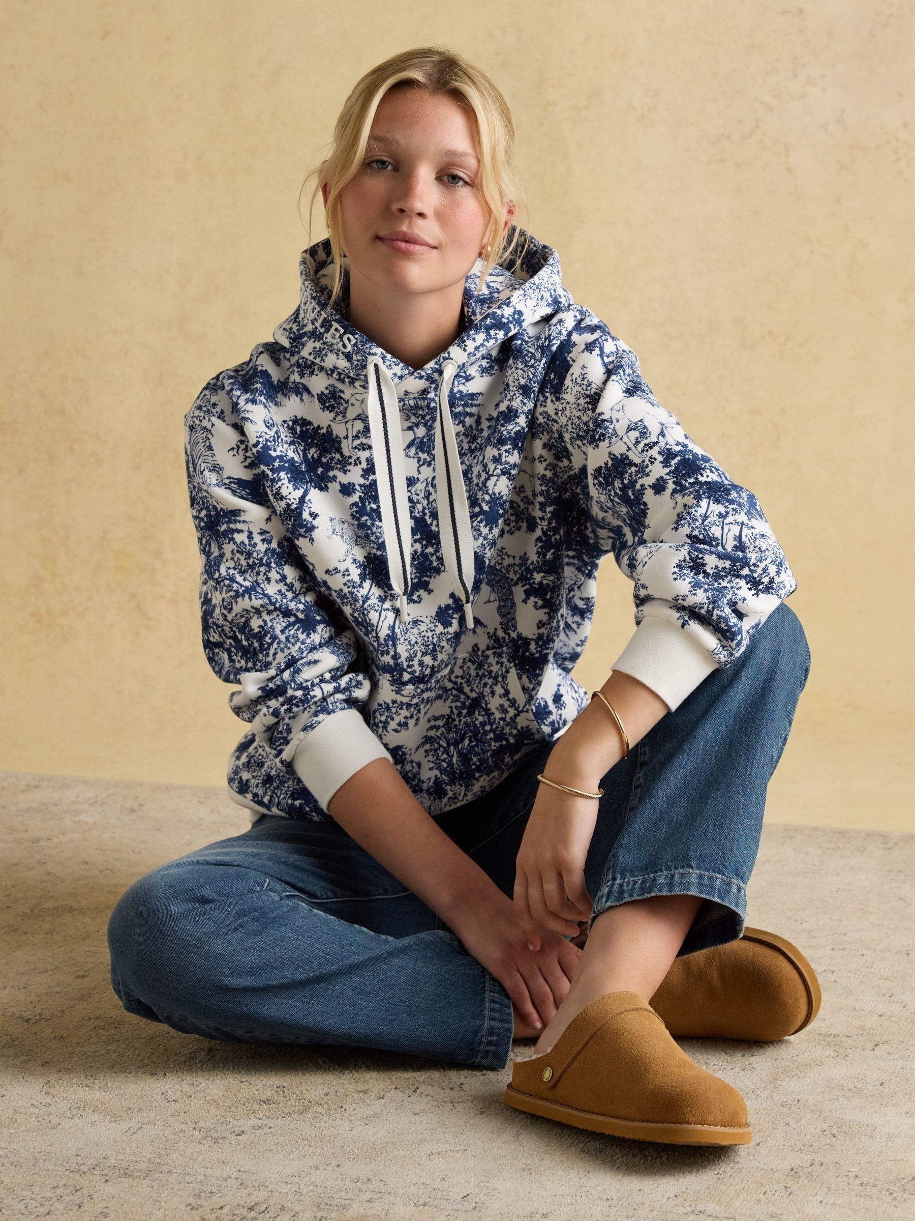 Milbourne Blue & Cream Safari Hoodie - Image 8 of 12