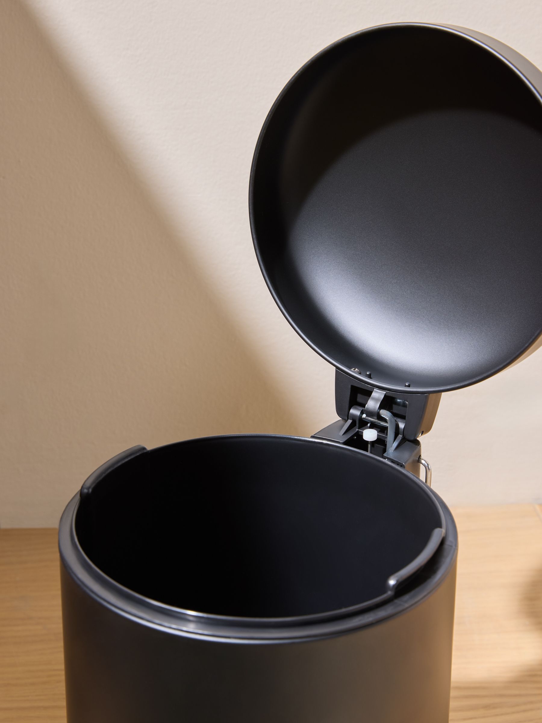 Joss 5 Litre Soft Close Pedal Bin in Black - Image 2 of 4 Joss 5 Litre Soft Close Pedal Bin in Black - Image 2 of 4