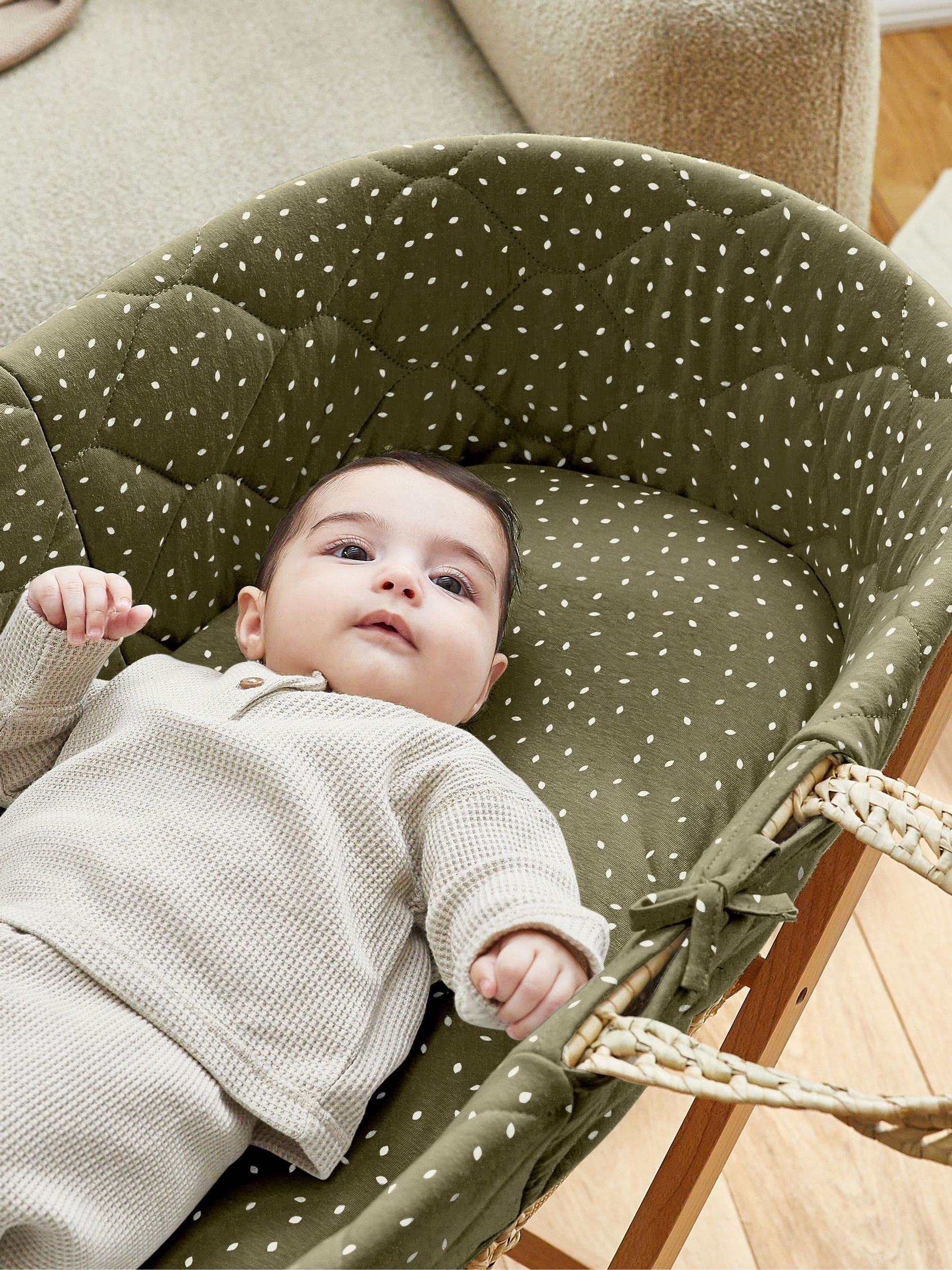 The Little Green Sheep Juniper Rice Quilted Moses Basket & Mattress - Image 5 of 5