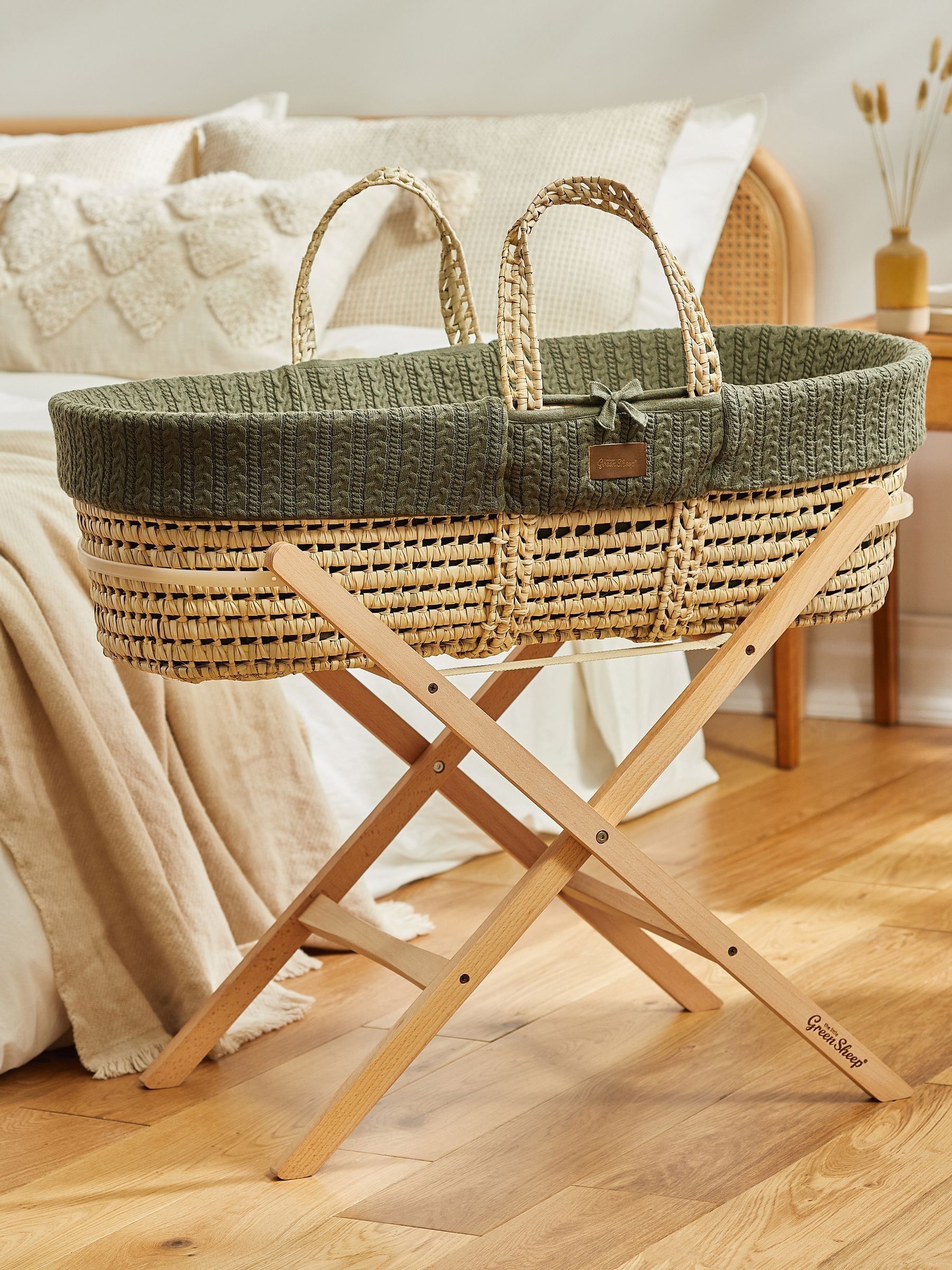 The Little Green Sheep Juniper Cable Knit Moses Basket & Mattress - Image 1 of 5
