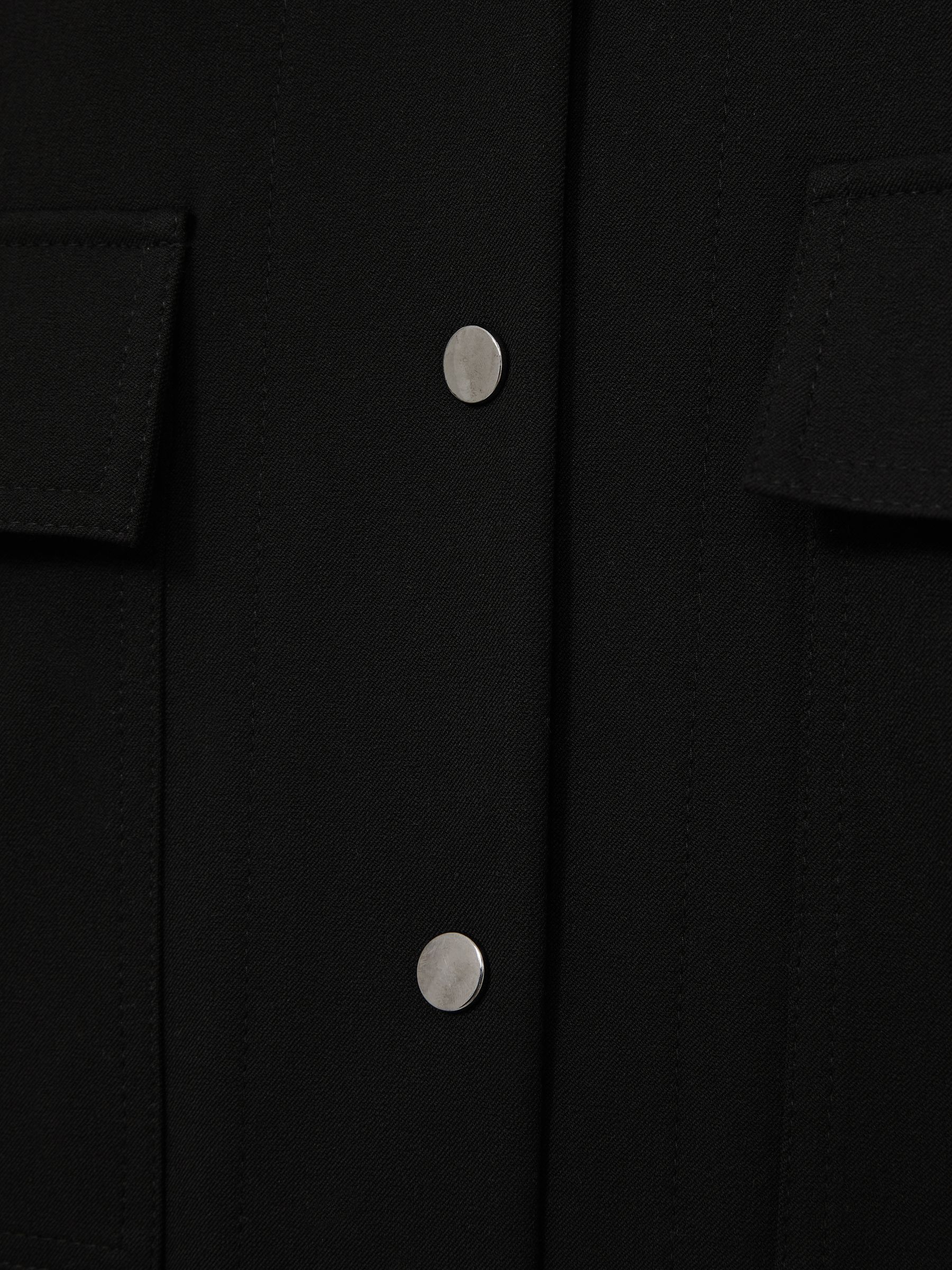 Cropped Twill Shirt Jacket in Black - Image 7 of 7