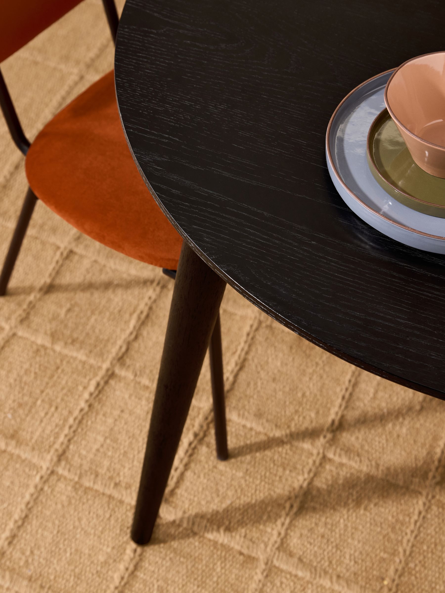 Black Stain Oak Deauville 4 to 6 Seater Oval Extending Dining Table - Image 3 of 6