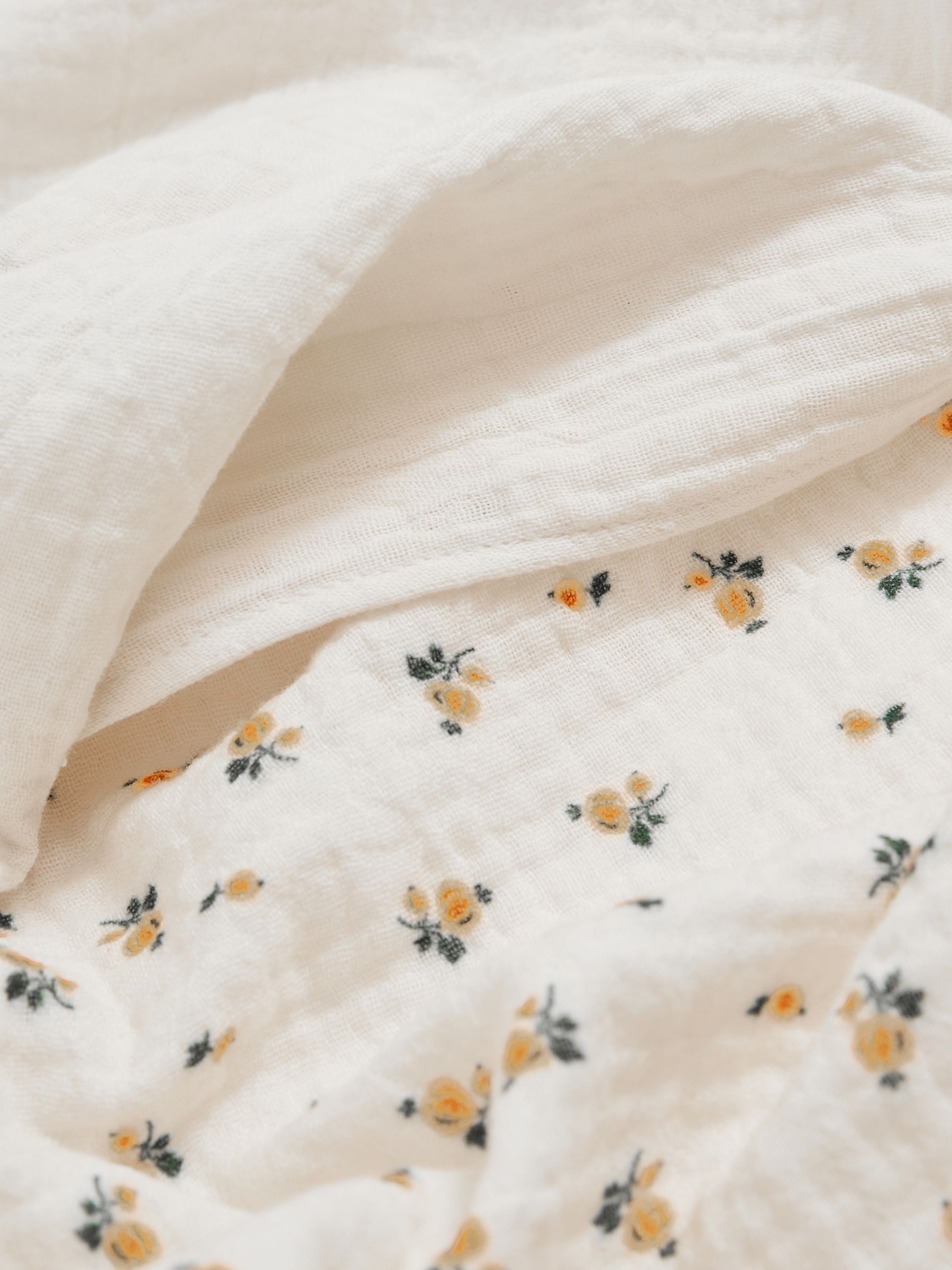 4 Pack Cotton Floral Mix Muslins in Lemon - Image 3 of 5