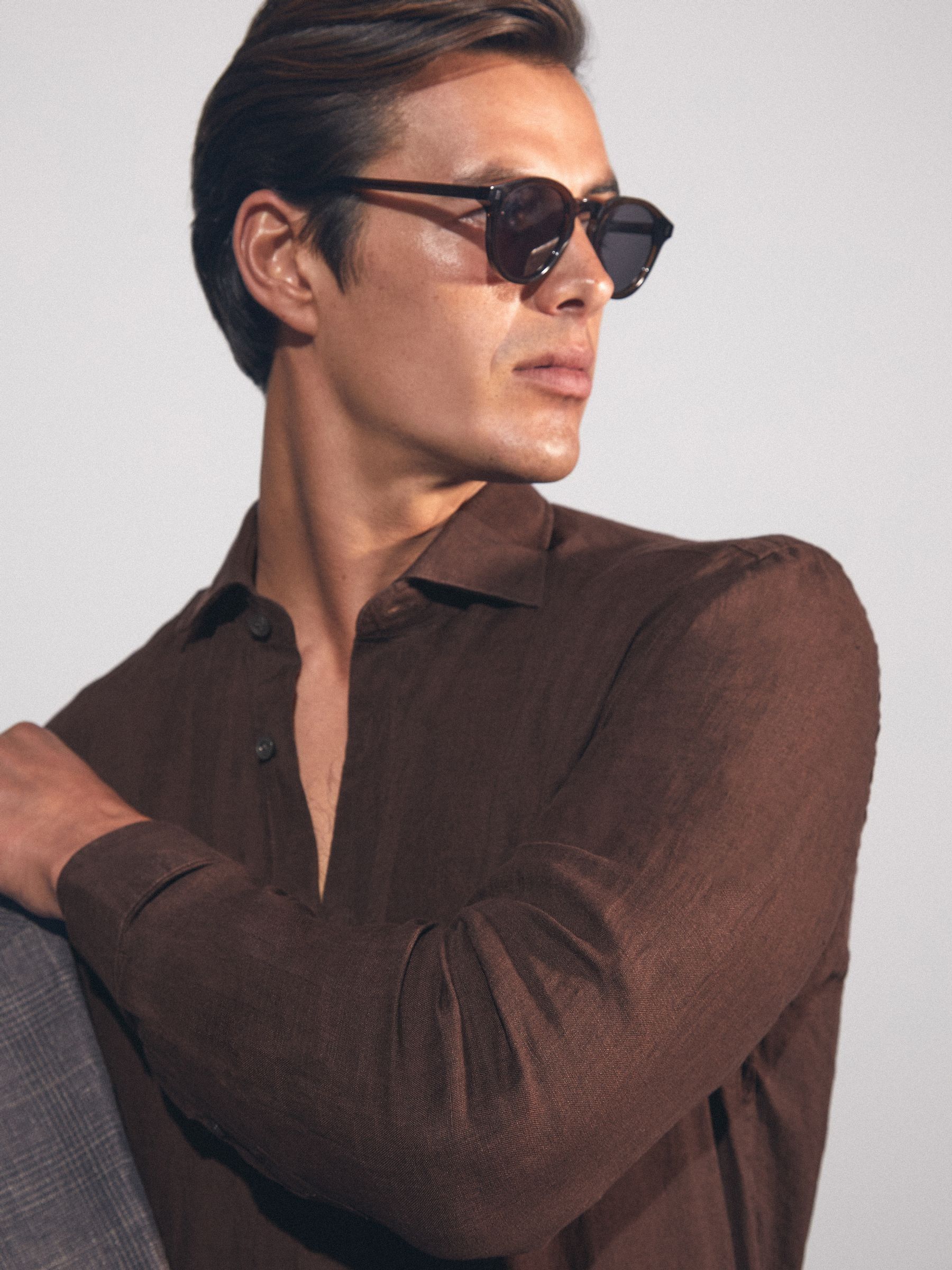 Linen Striped Cutaway-Collar Shirt in Dark Brown - Image 3 of 6