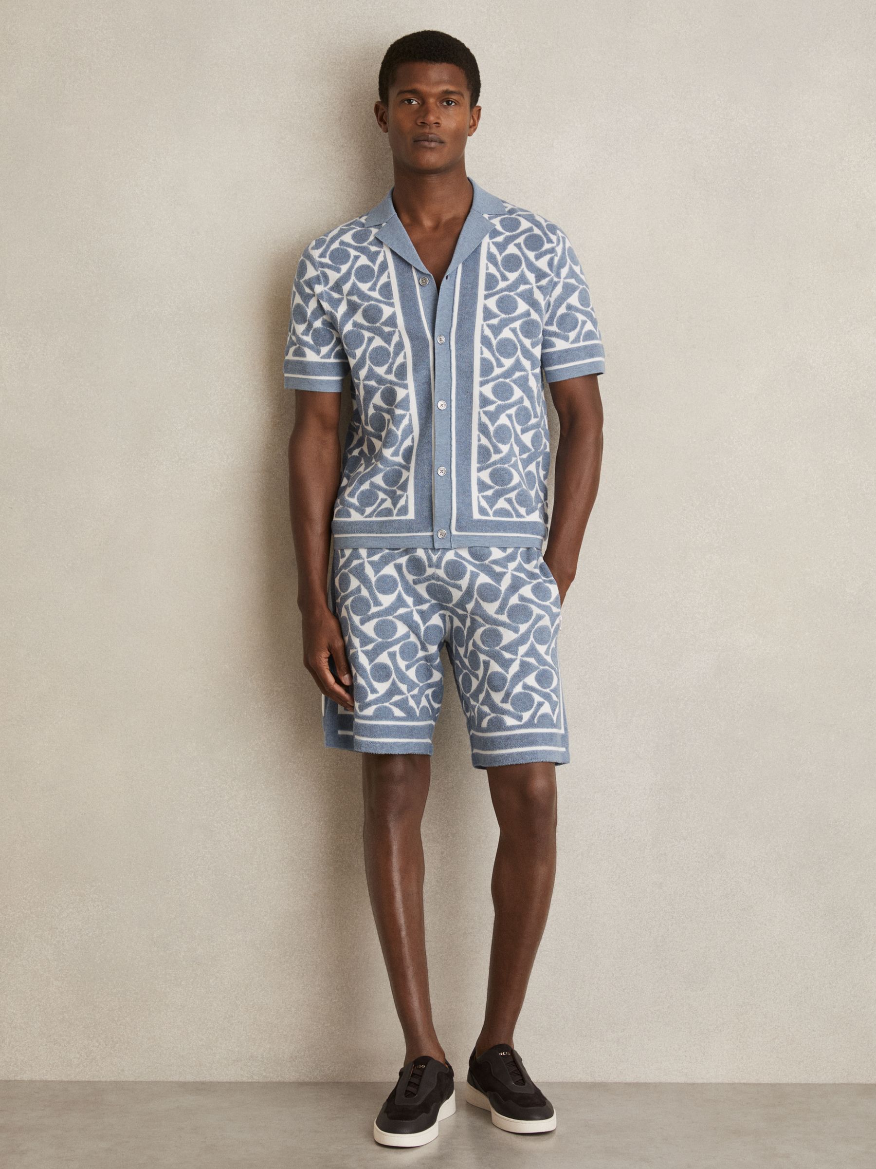 Abstract Pattern Towelling Shirt in Soft Blue/White - Image 3 of 7