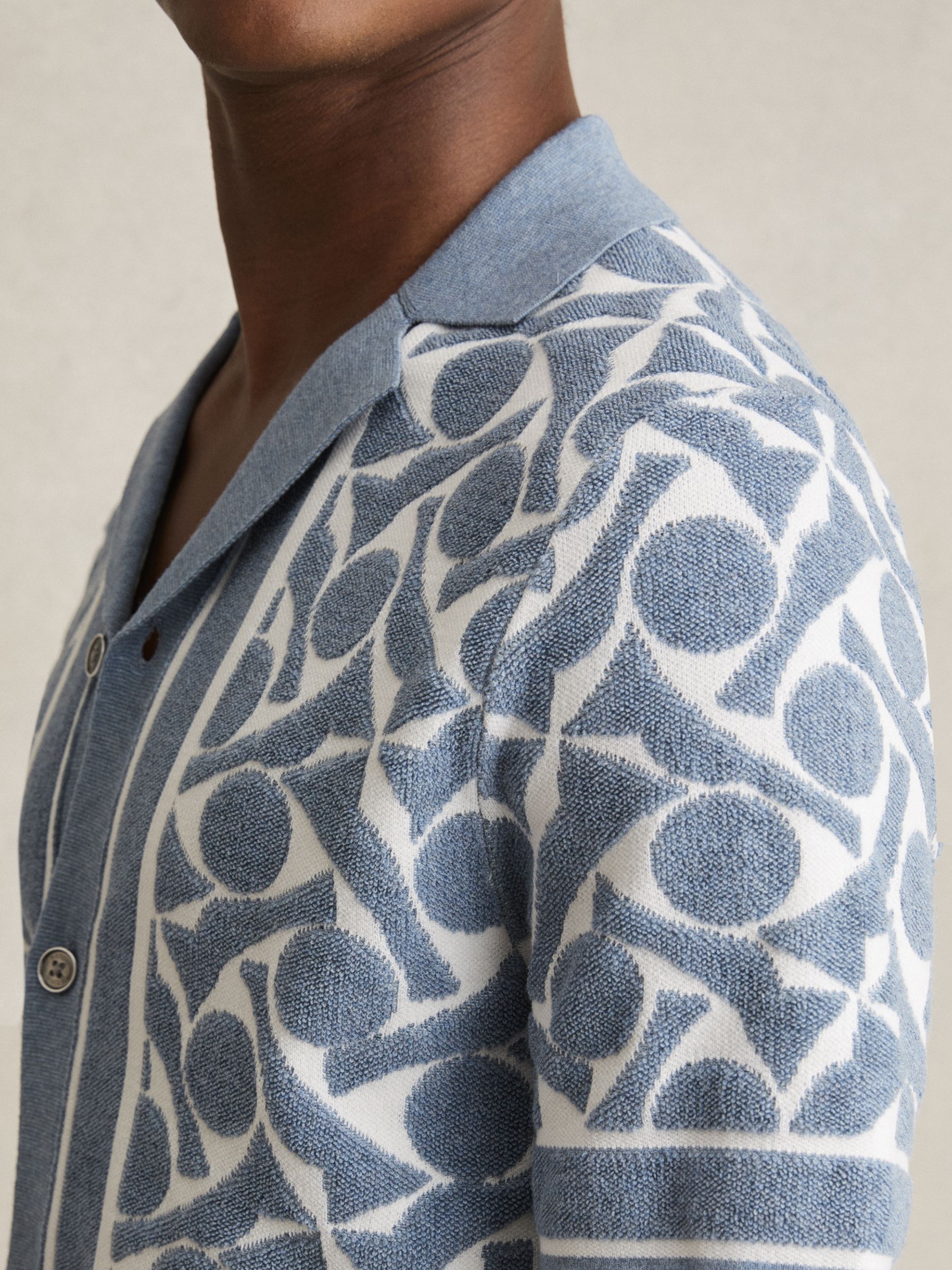 Abstract Pattern Towelling Shirt in Soft Blue/White - Image 4 of 7