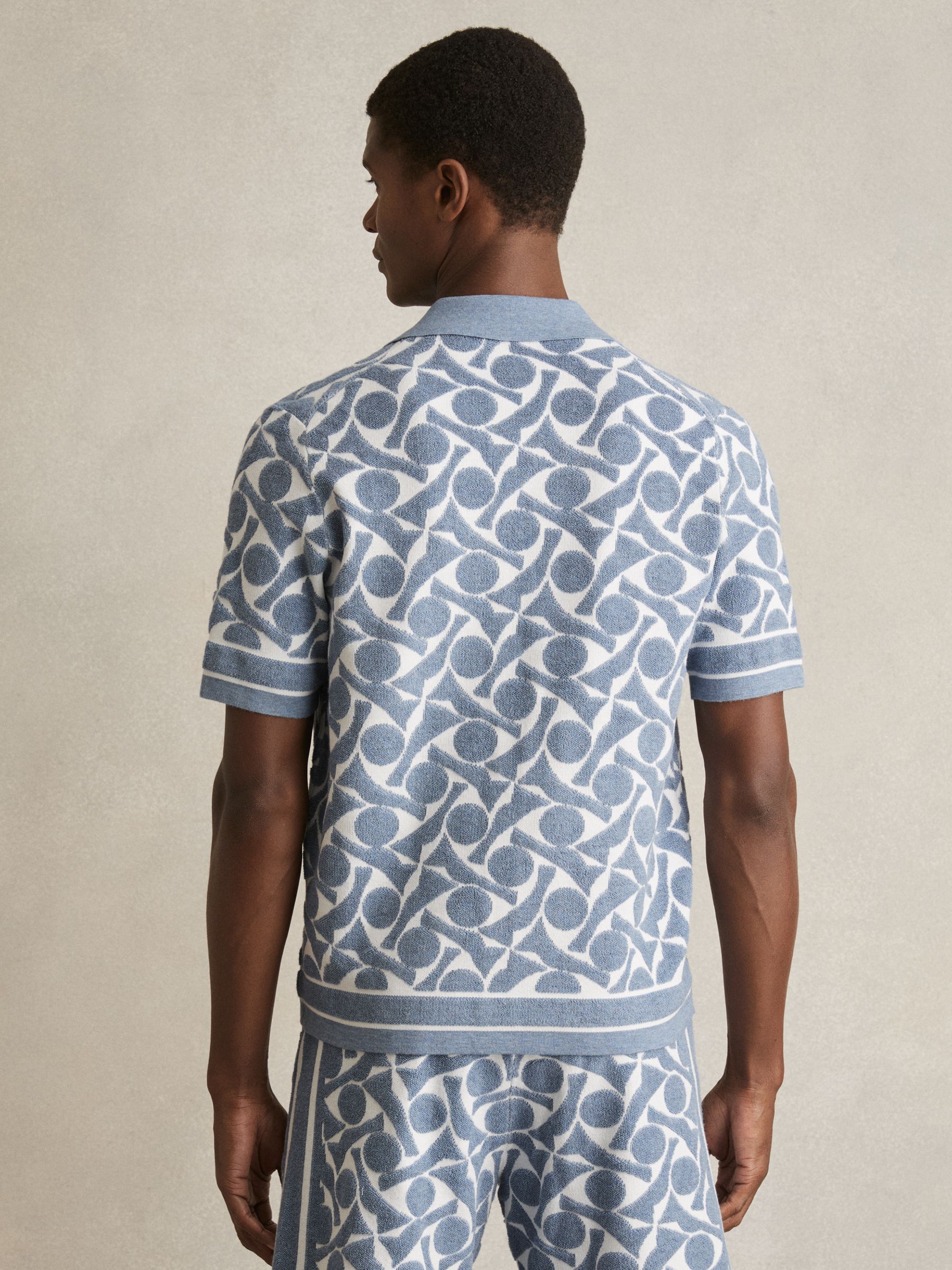 Abstract Pattern Towelling Shirt in Soft Blue/White - Image 5 of 7