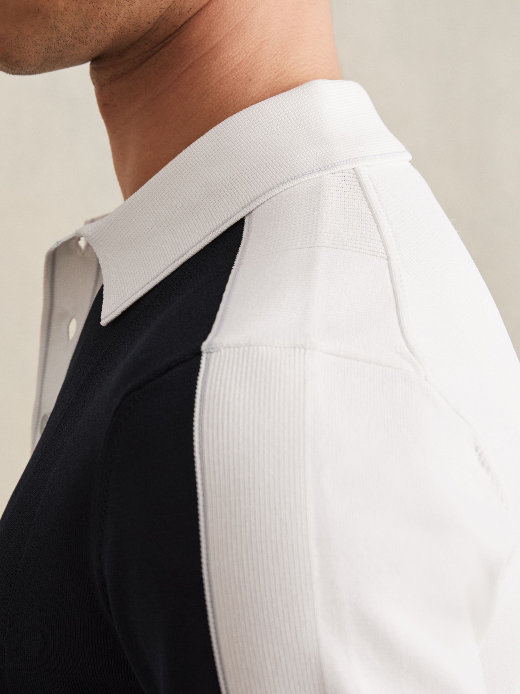 Colour-Block Knit Polo Shirt in Navy/White - Image 4 of 6
