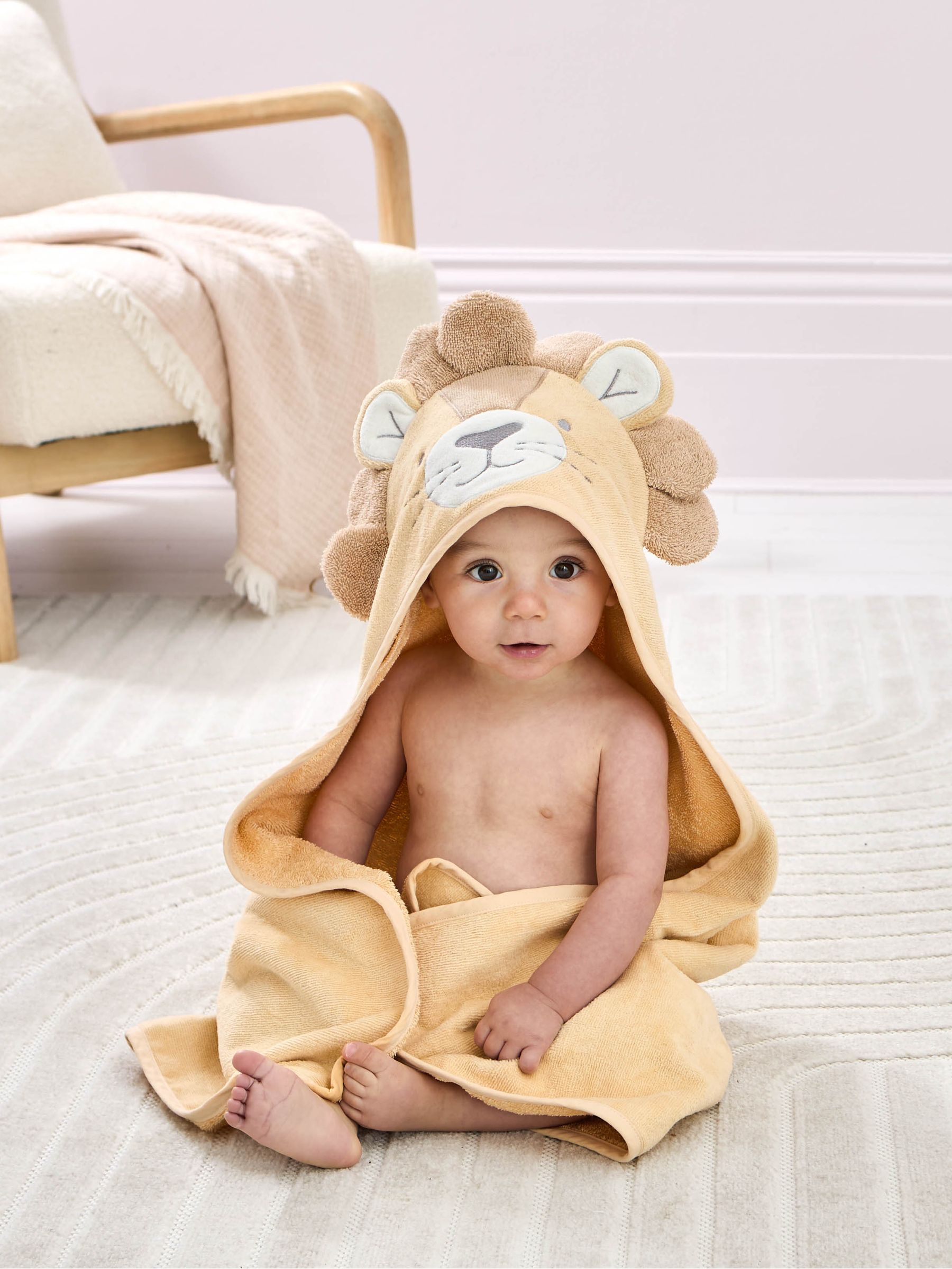 Character Hooded Towel - Image 2 of 4