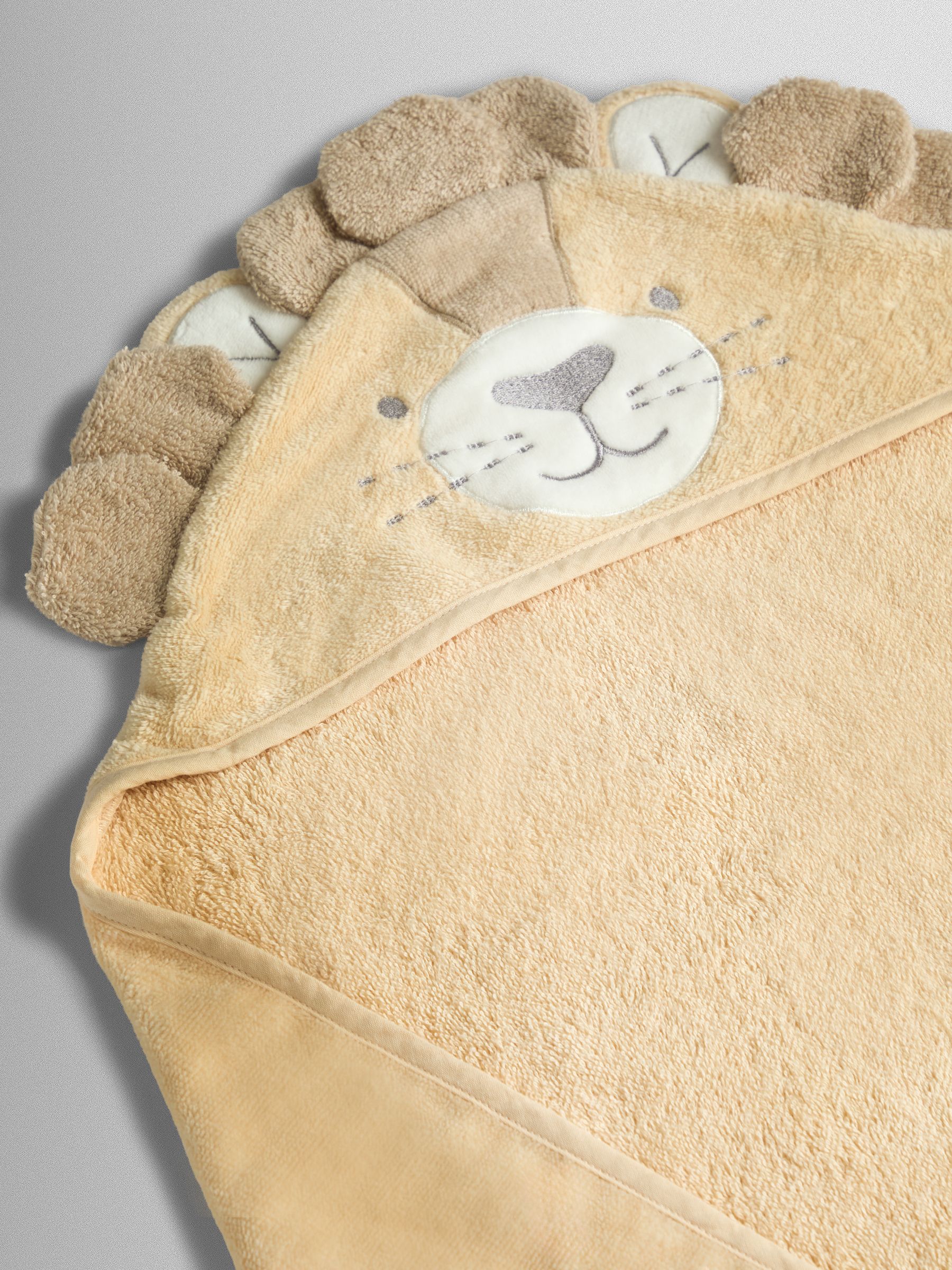Neutral Lion Character Hooded Towel - Image 6 of 6