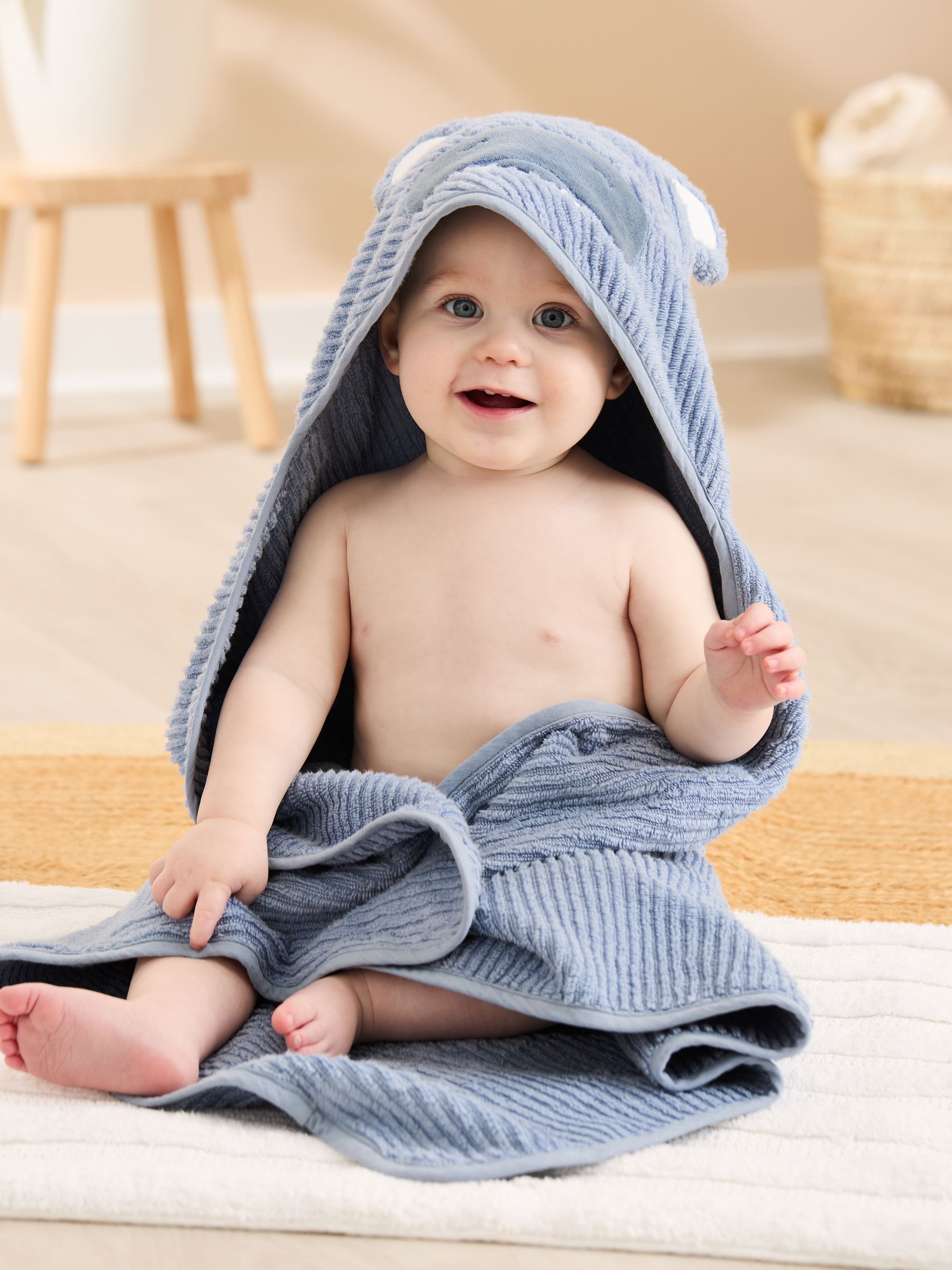 Character Hooded Towel - Image 2 of 4