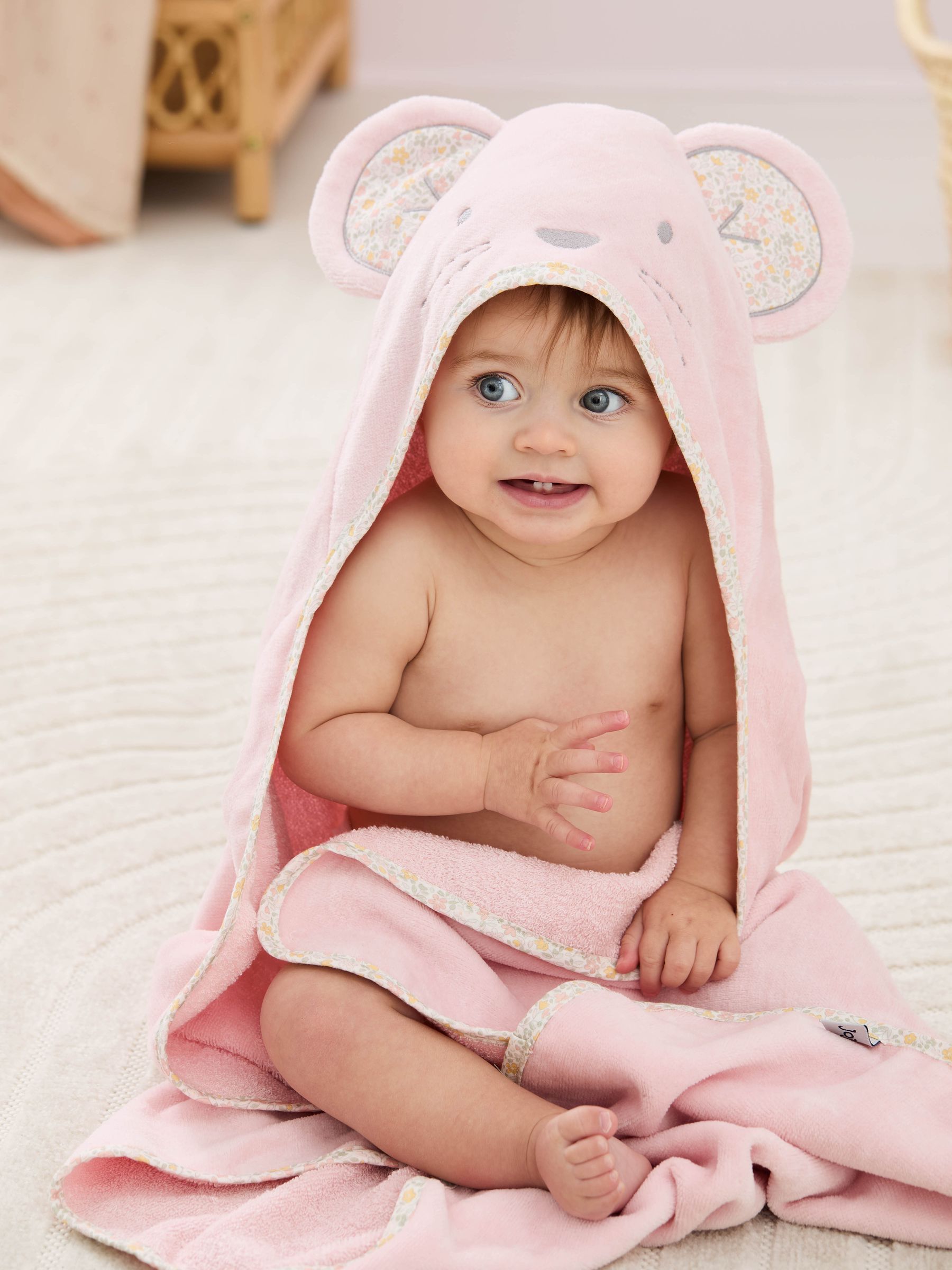 Character Hooded Towel - Image 1 of 3
