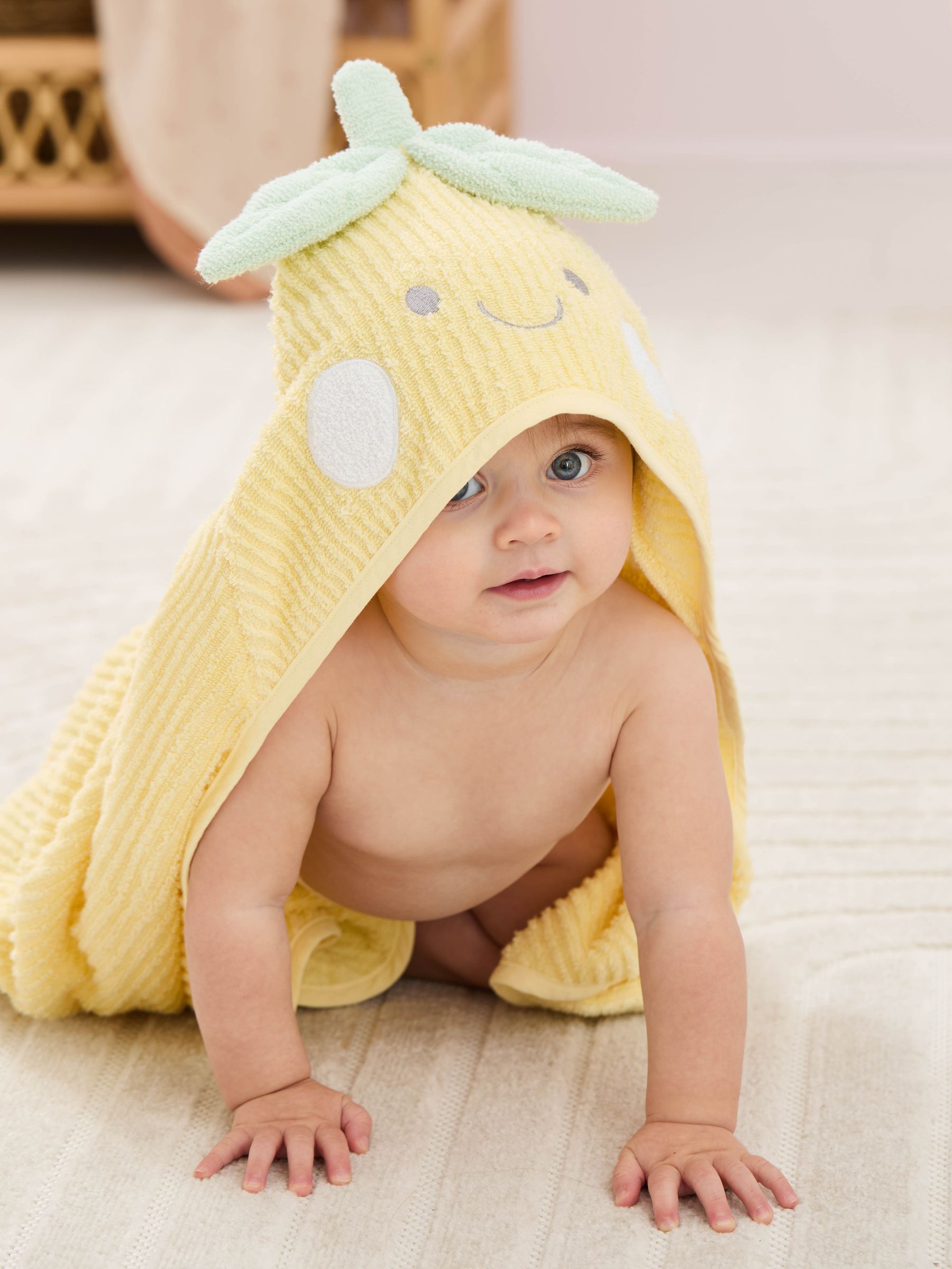 Character Hooded Towel - Image 5 of 5