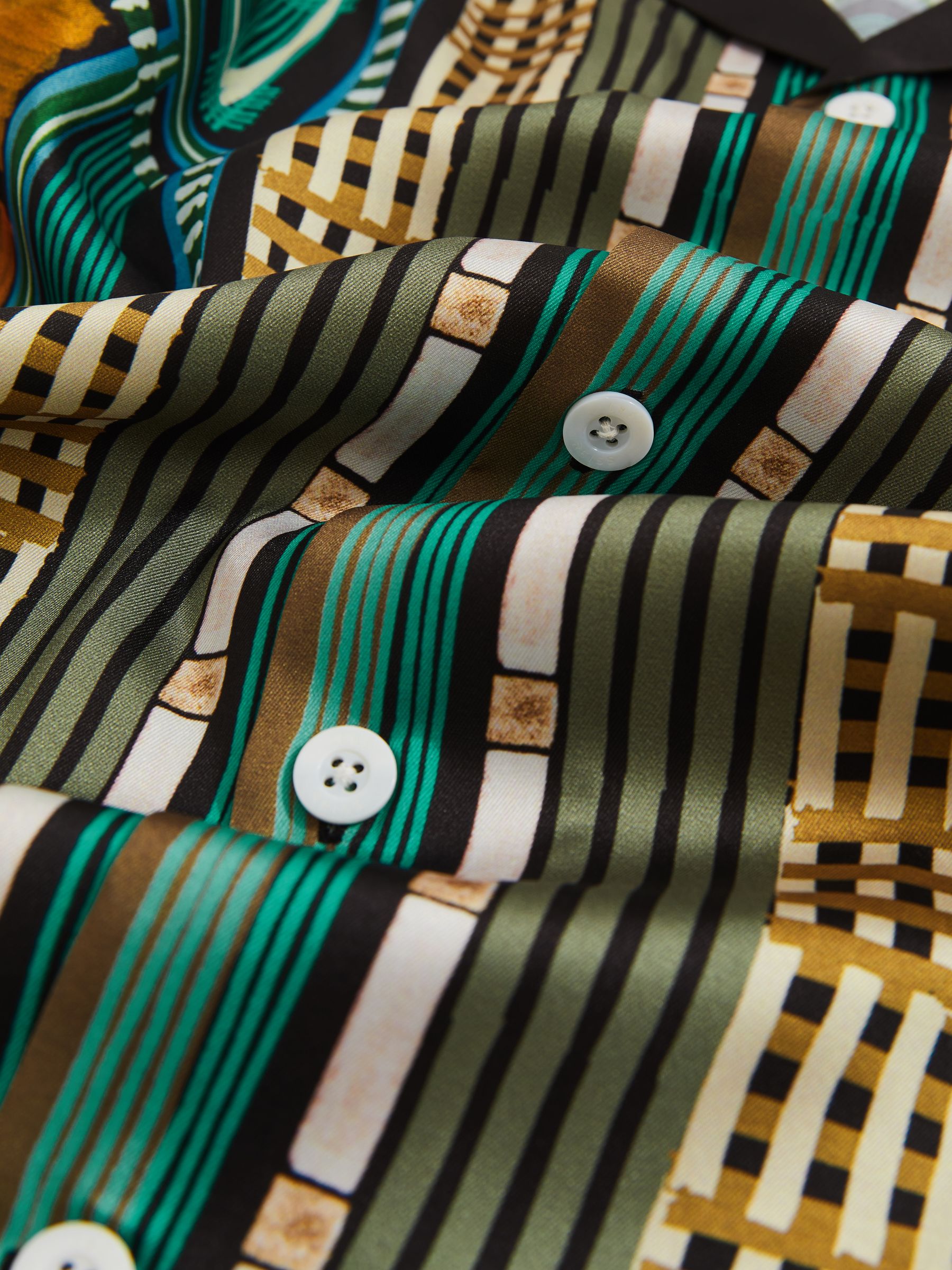 Reiss | Ché Printed Cuban-Collar Shirt in Green Multi - Image 6 of 6