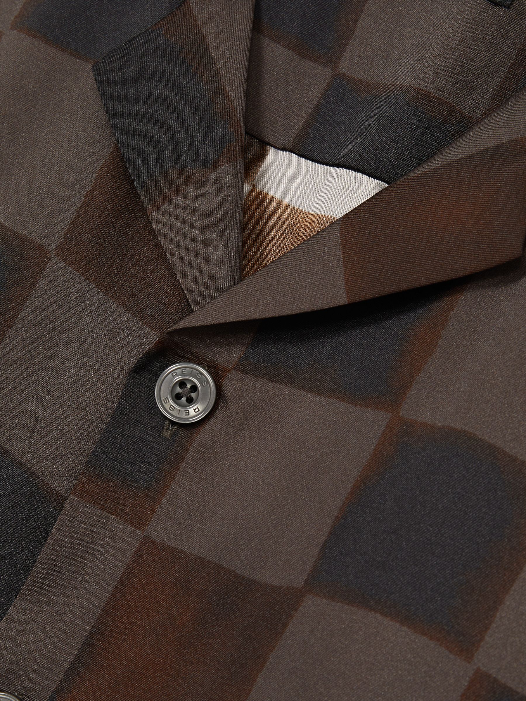 Chequered-Print Cuban-Collar Shirt in Brown - Image 7 of 7