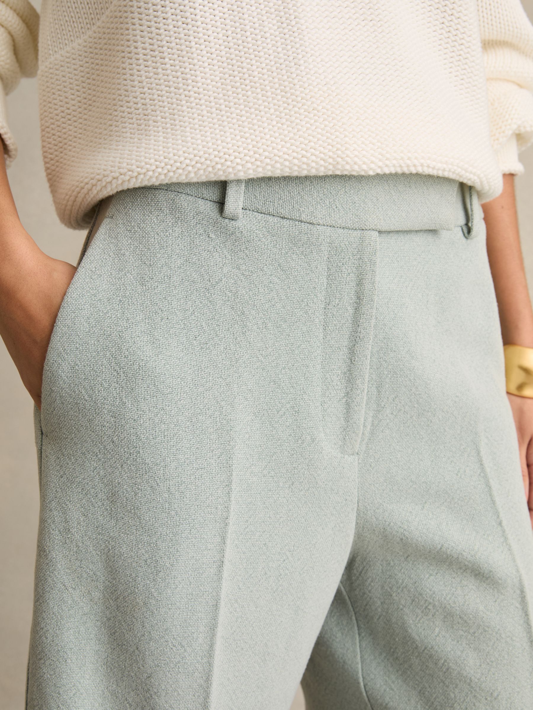 Tailored Bermuda Shorts with Linen in Blue - Image 4 of 7