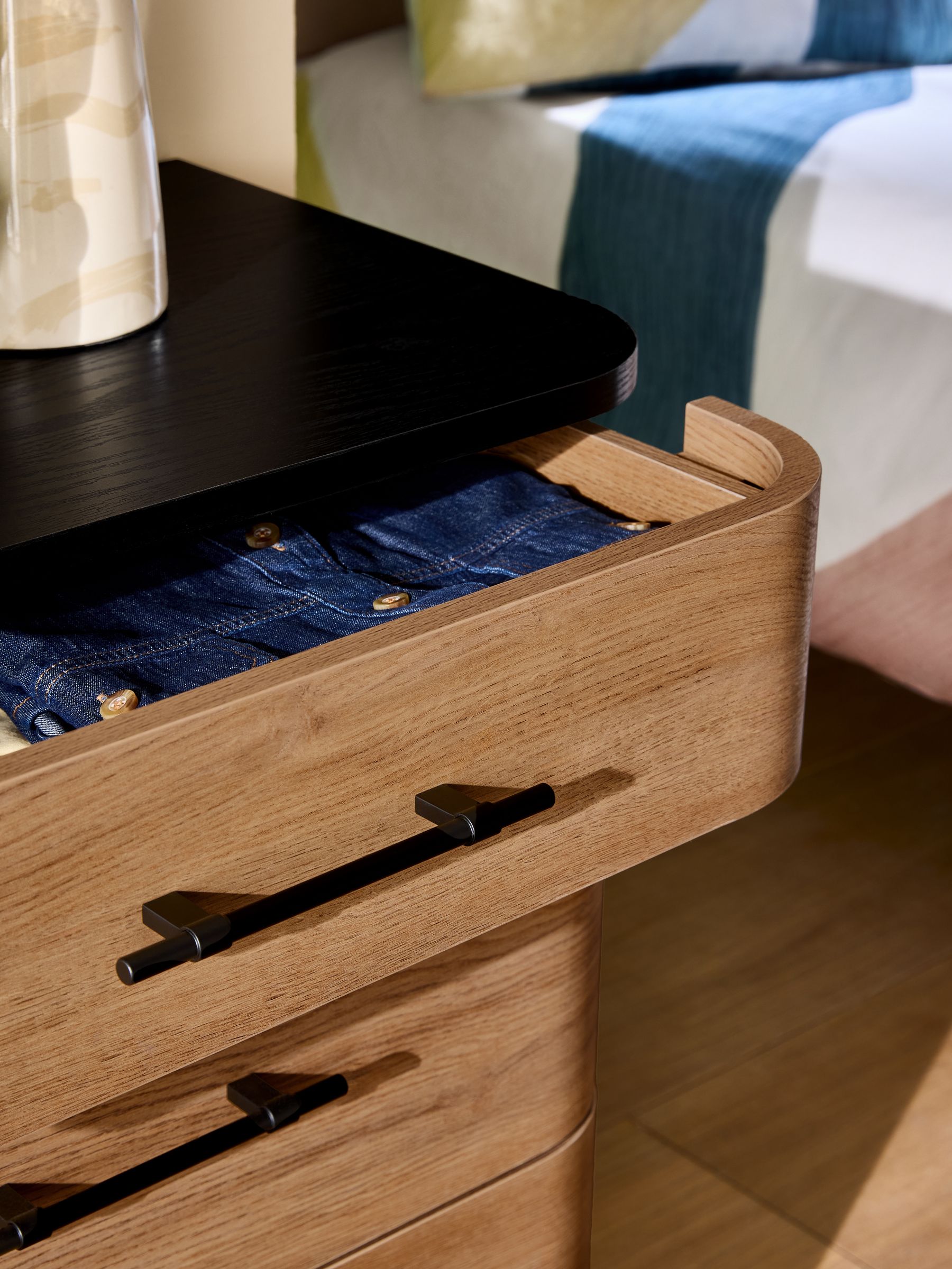 Oak Effect Zeke Wide Chest of Drawer - Image 3 of 3