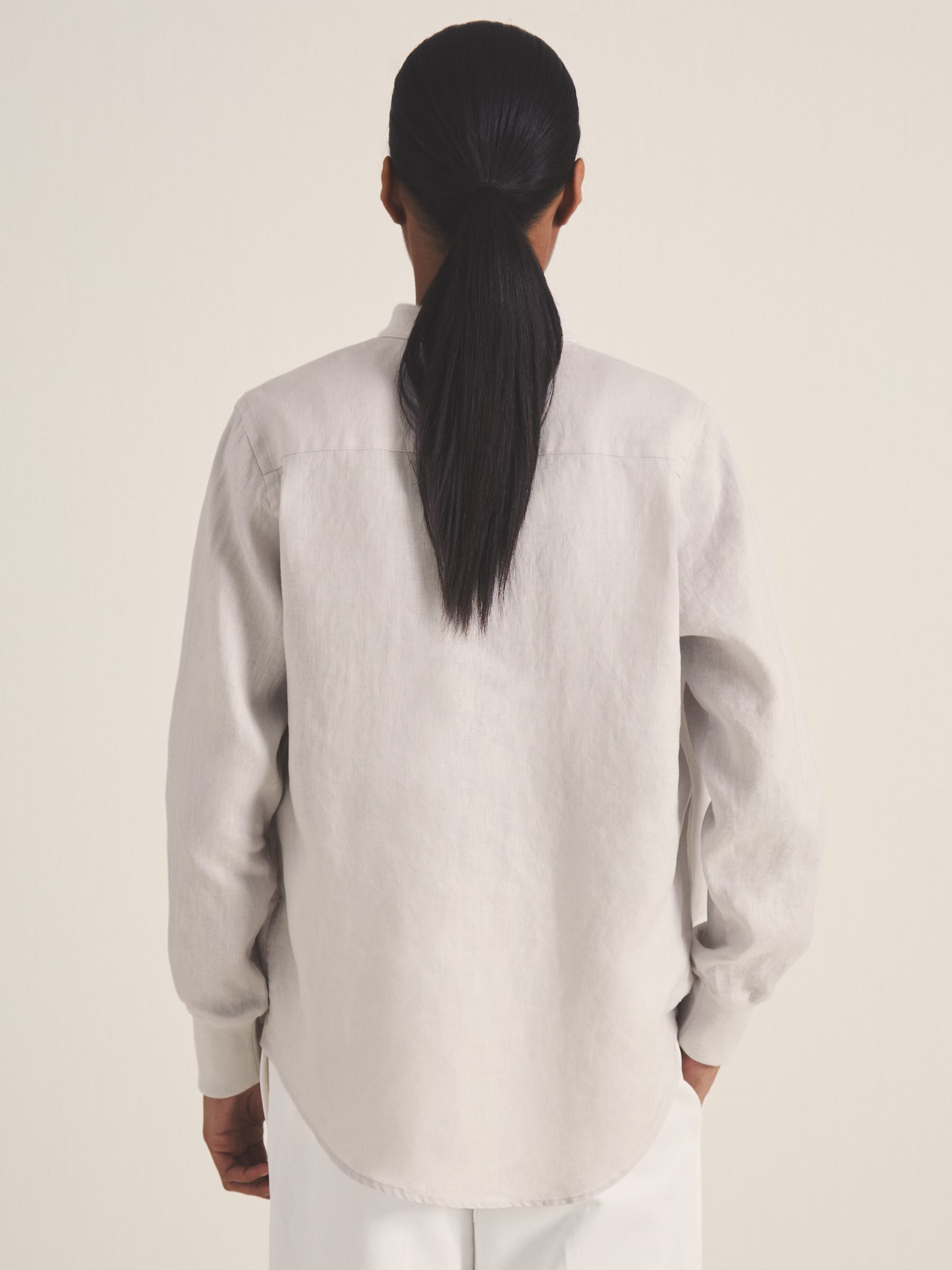 Reiss | Les 100 Ciels Linen Shirt in Soft Grey - Image 4 of 5
