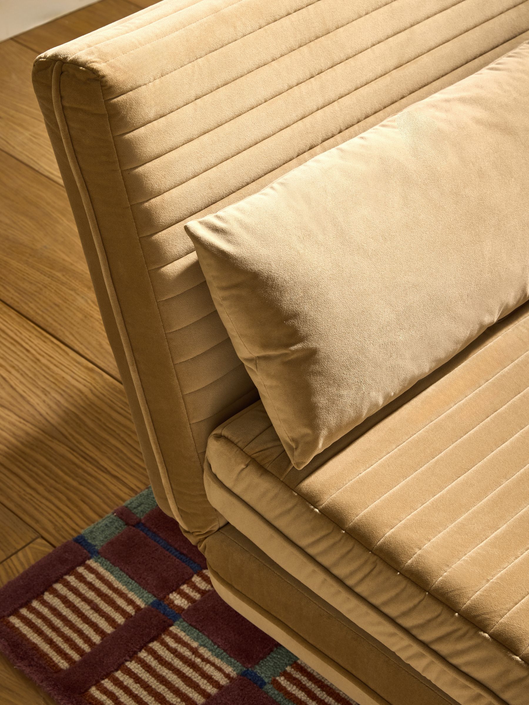 Large Bingham 2 Seater Sofa Bed in Soft Carmale Natural Velvet - Image 4 of 6