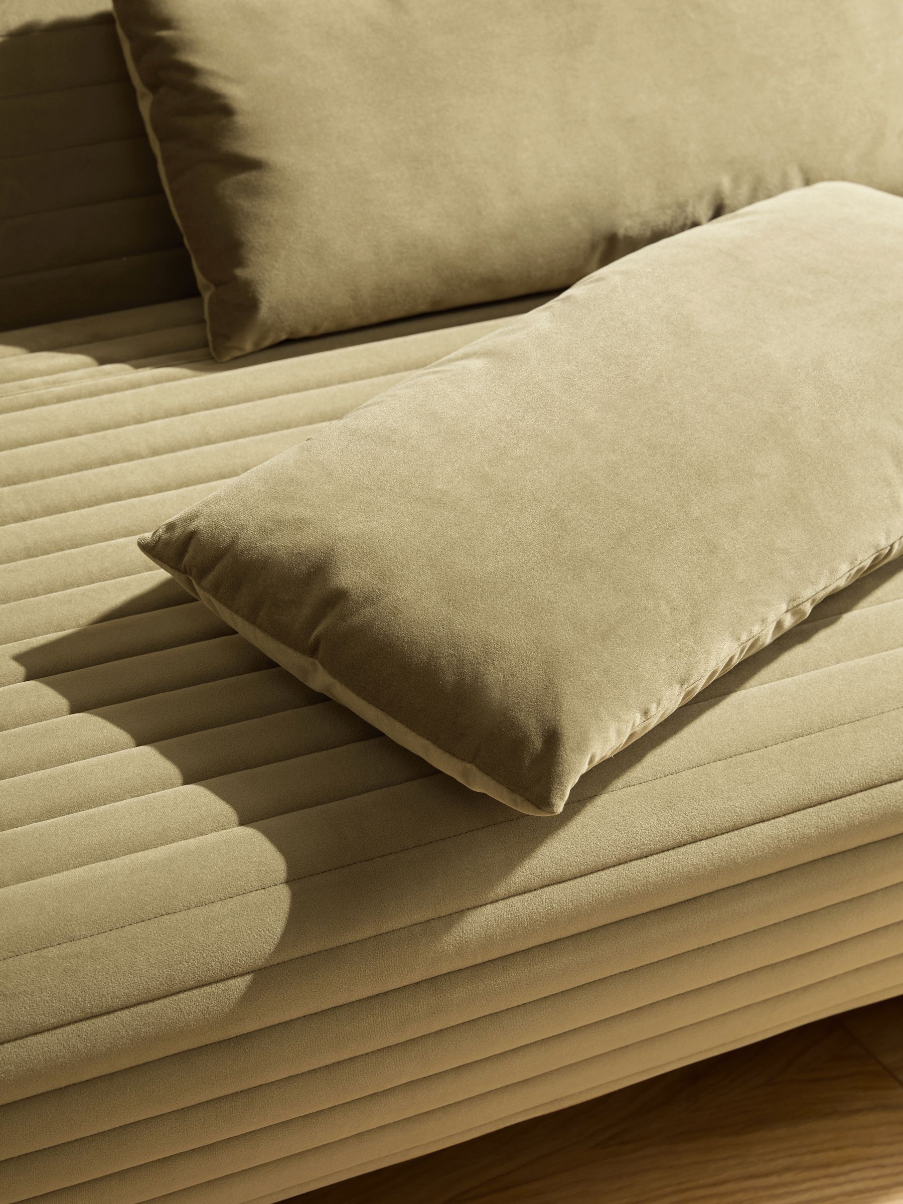 Large Bingham 2 Seater Sofa Bed in Fern Green Velvet - Image 3 of 6