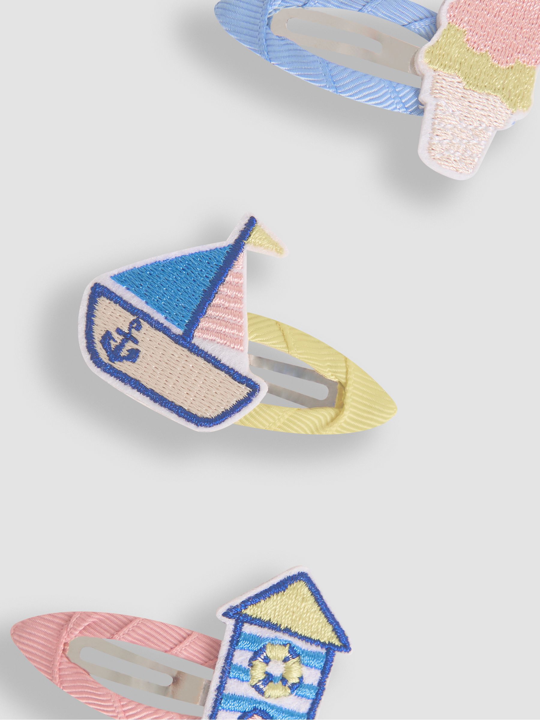 Blue Beach Hut Clips 3 Pack - Image 3 of 3