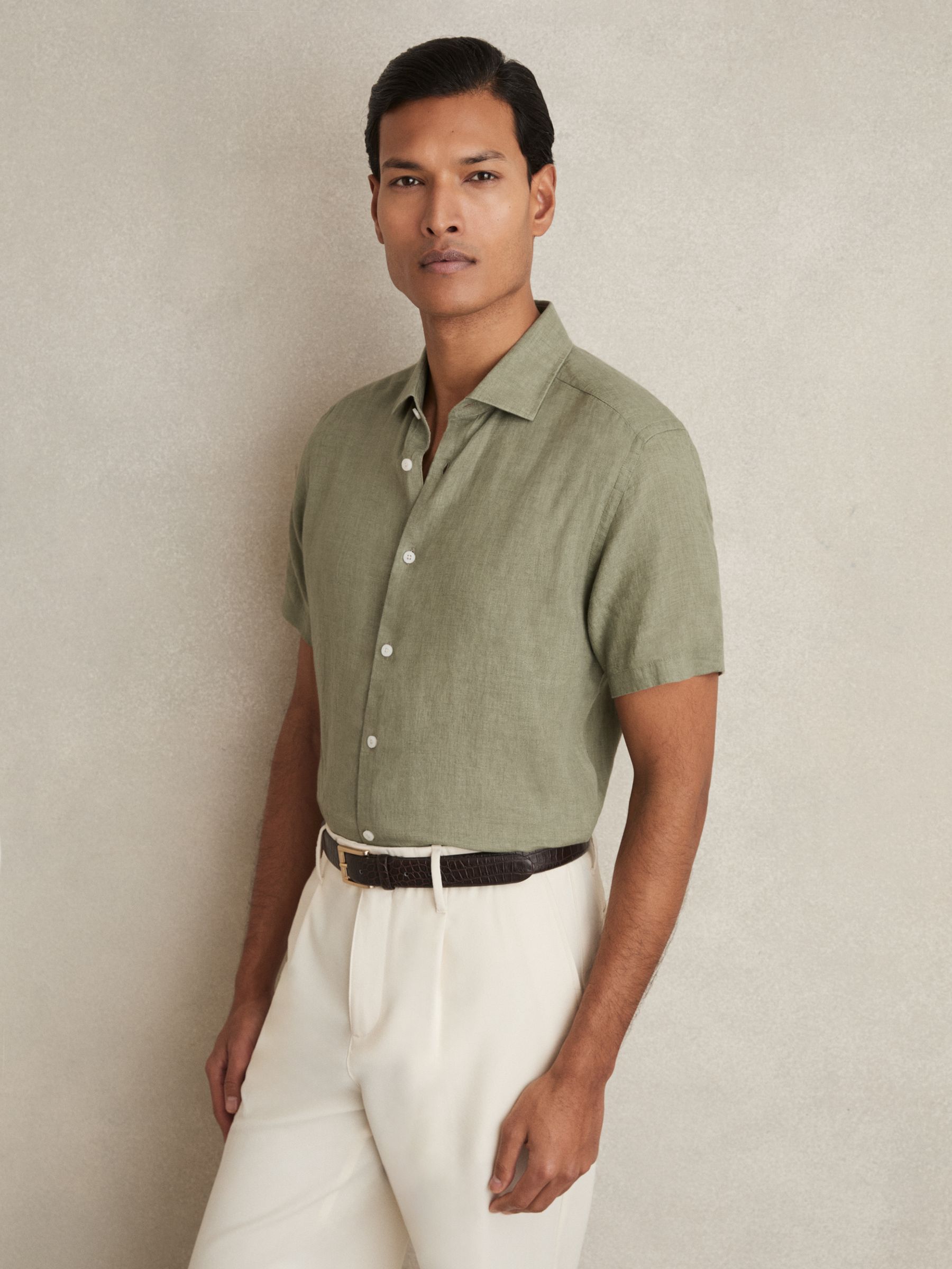 Linen Short-Sleeve Shirt in Thyme Green - Image 4 of 7