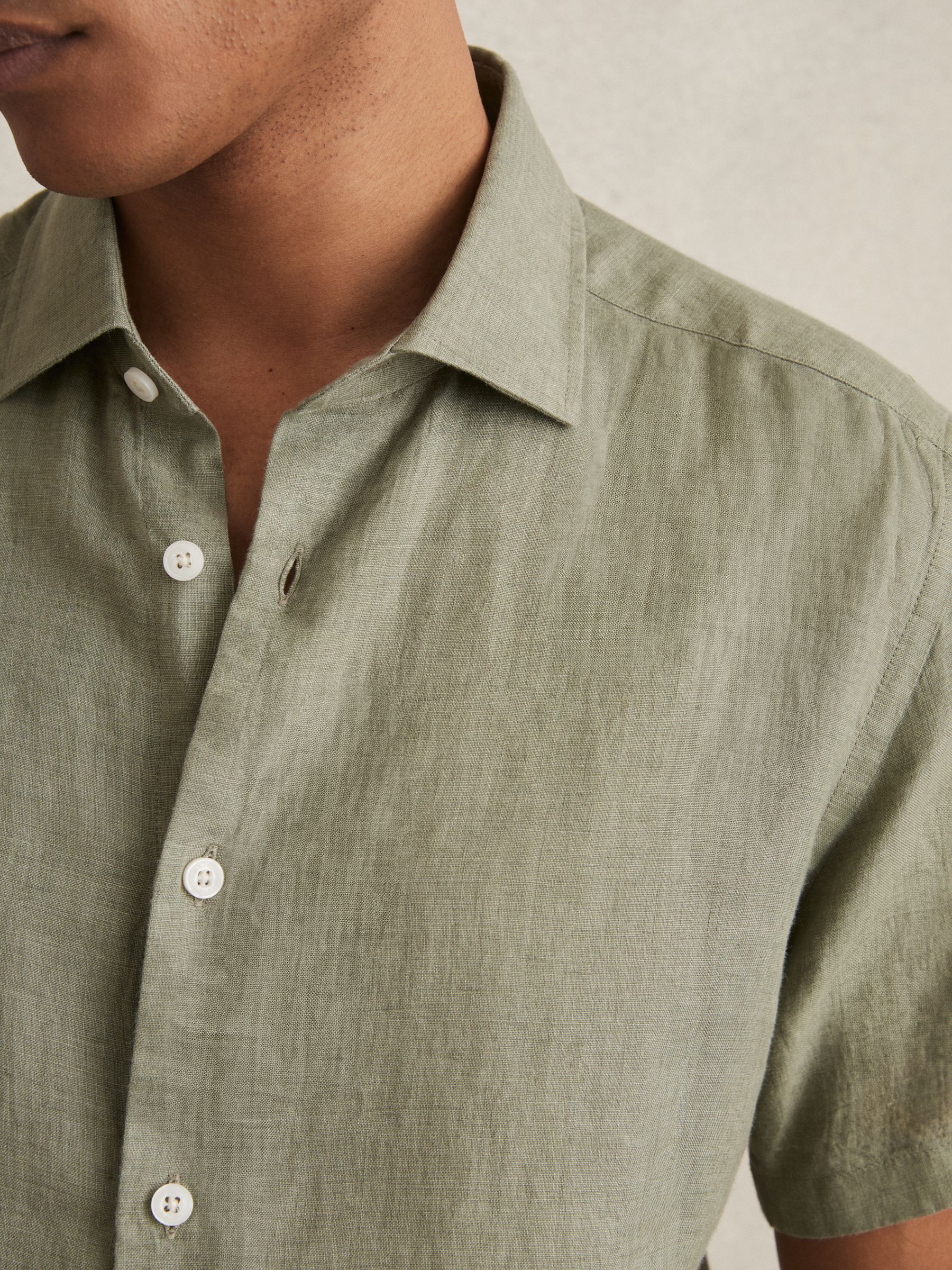 Linen Short-Sleeve Shirt in Thyme Green - Image 5 of 7