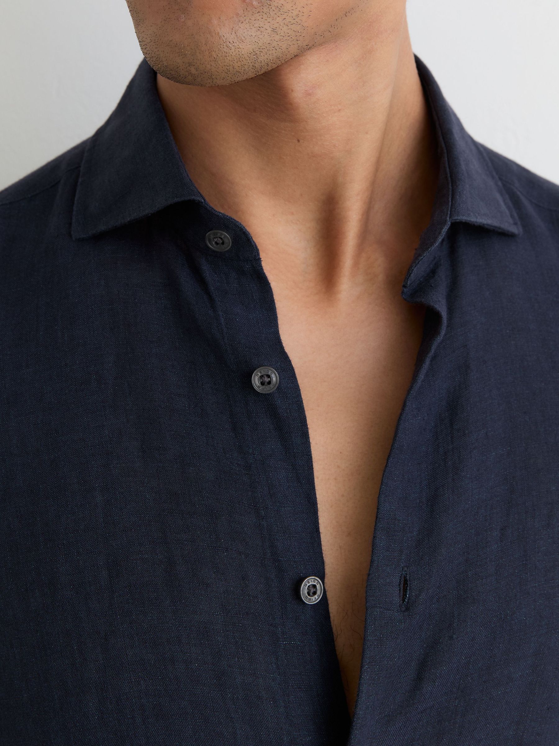 Linen Cutaway-Collar Regular-Fit Shirt in Navy - image 3