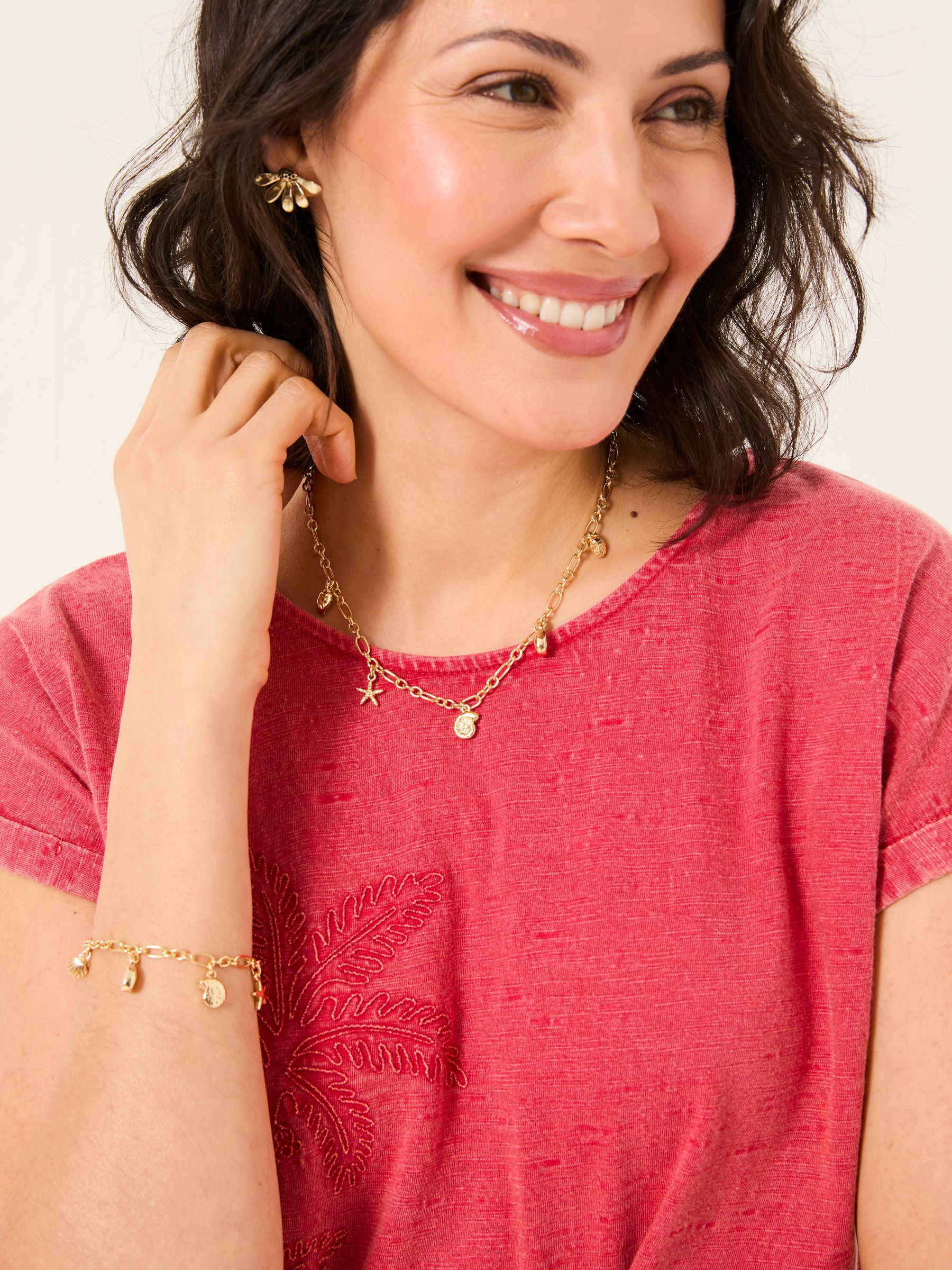Gold Tone Shell Charm Necklace - Image 2 of 4