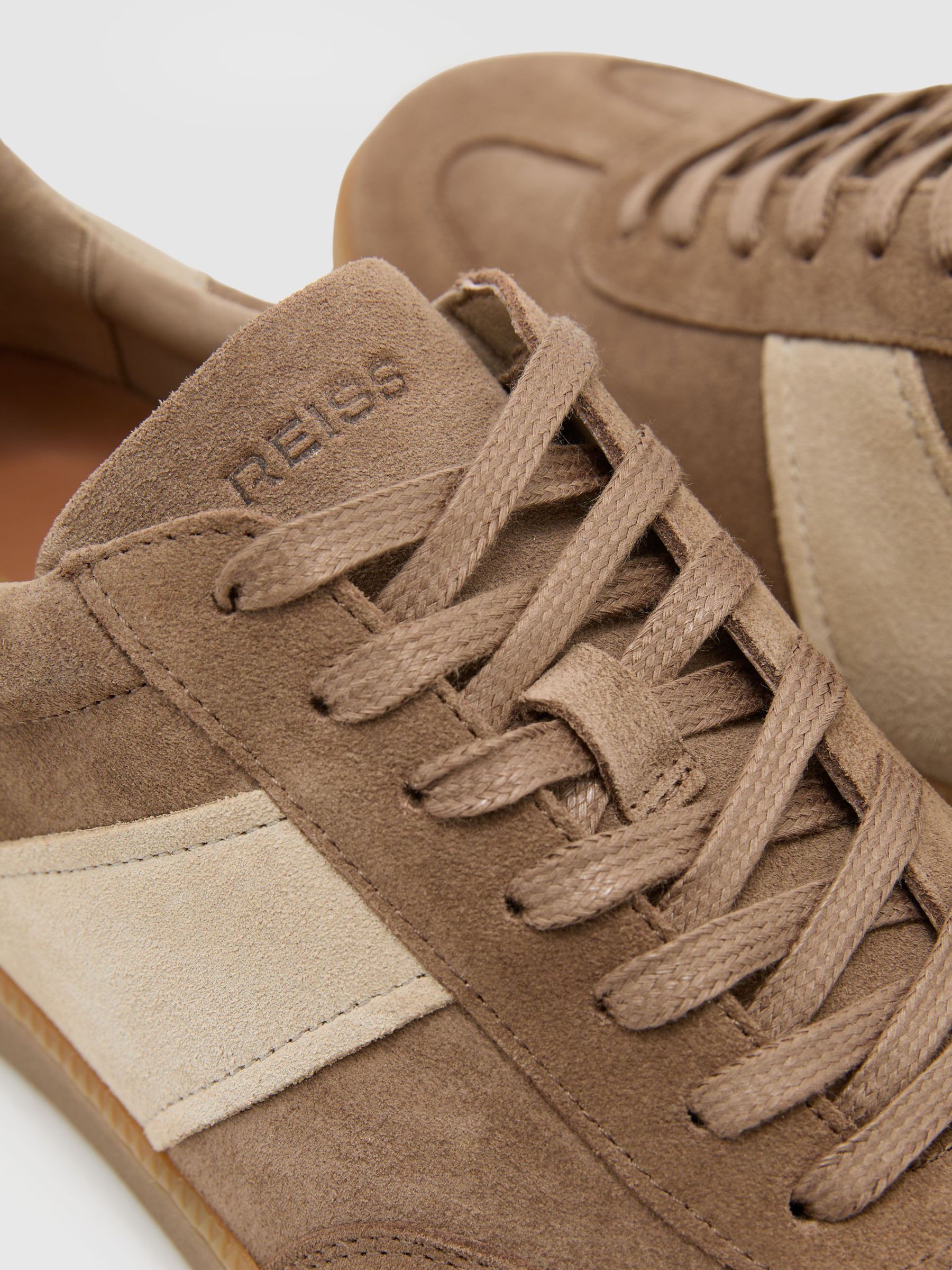 Suede and Leather Colour-Block Runner Trainers in Taupe - Image 6 de 6
