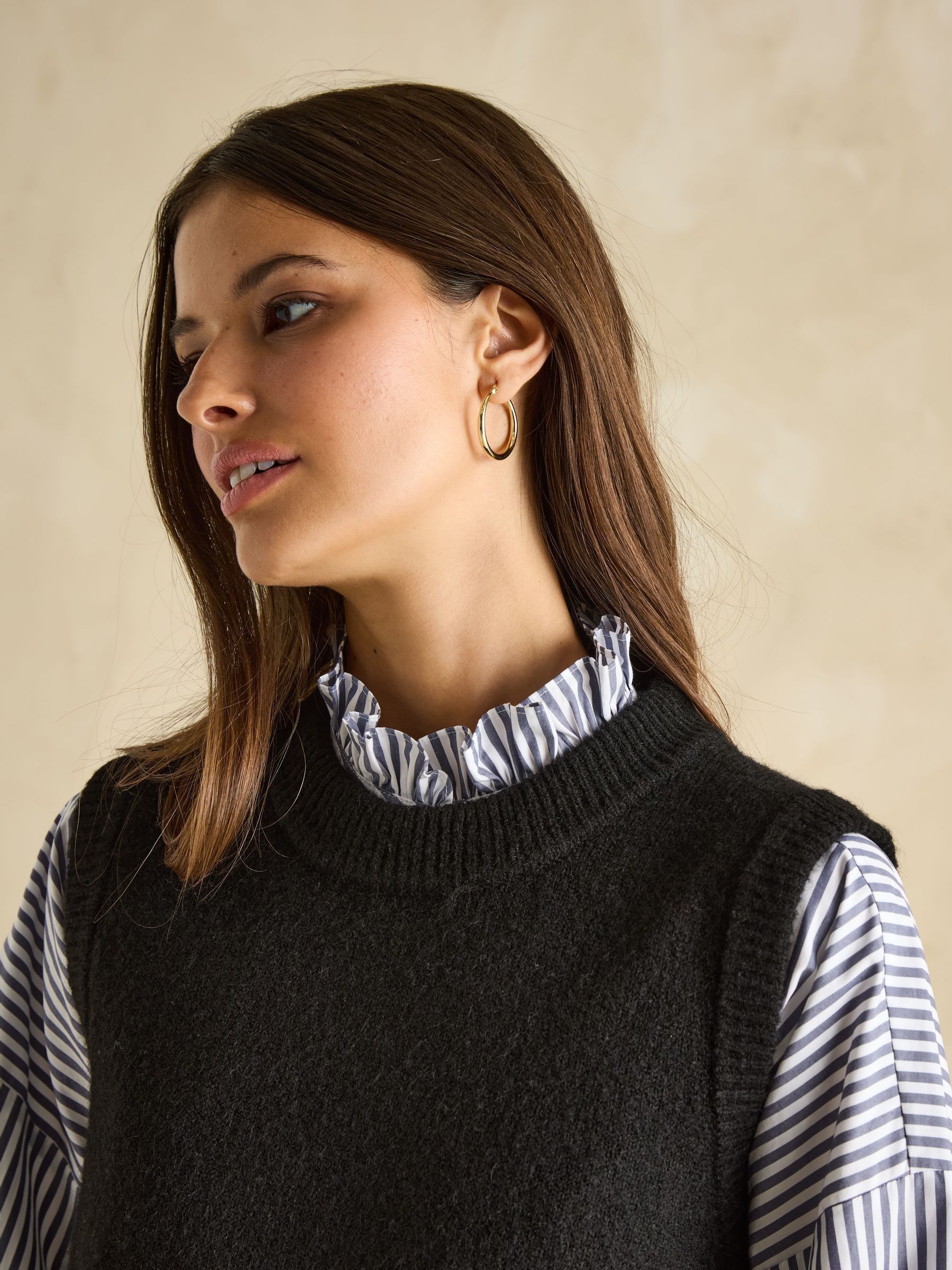 Holly Black Regular Fit Knitted Vest - Image 6 of 7