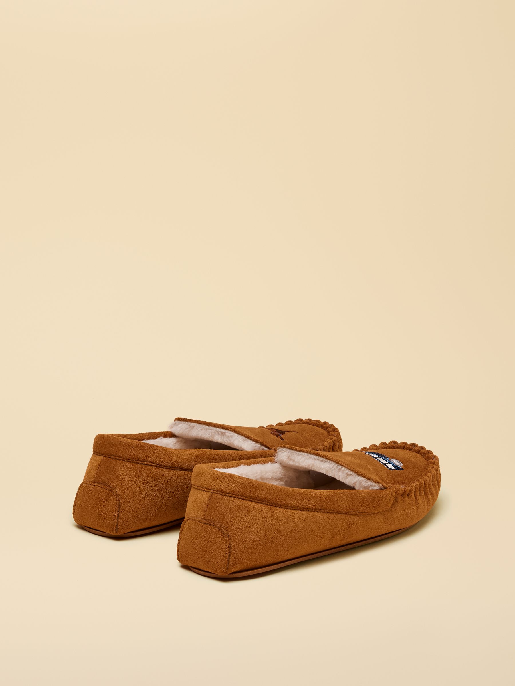 Men's Winchester Tan Brown Embroidered Moccasin Slipper - Image 2 of 7 Men's Winchester Tan Brown Embroidered Moccasin Slipper - Image 2 of 7