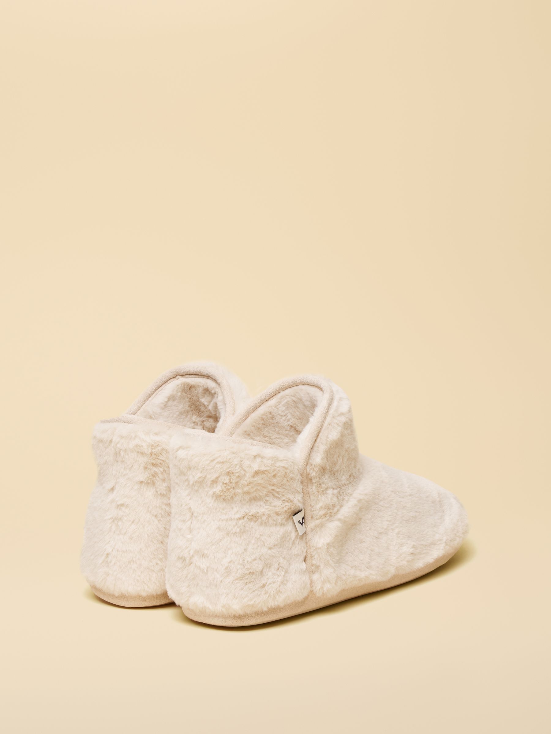 Women's Cabin Luxe Cream Faux Fur Slipper Boots - Image 3 of 6