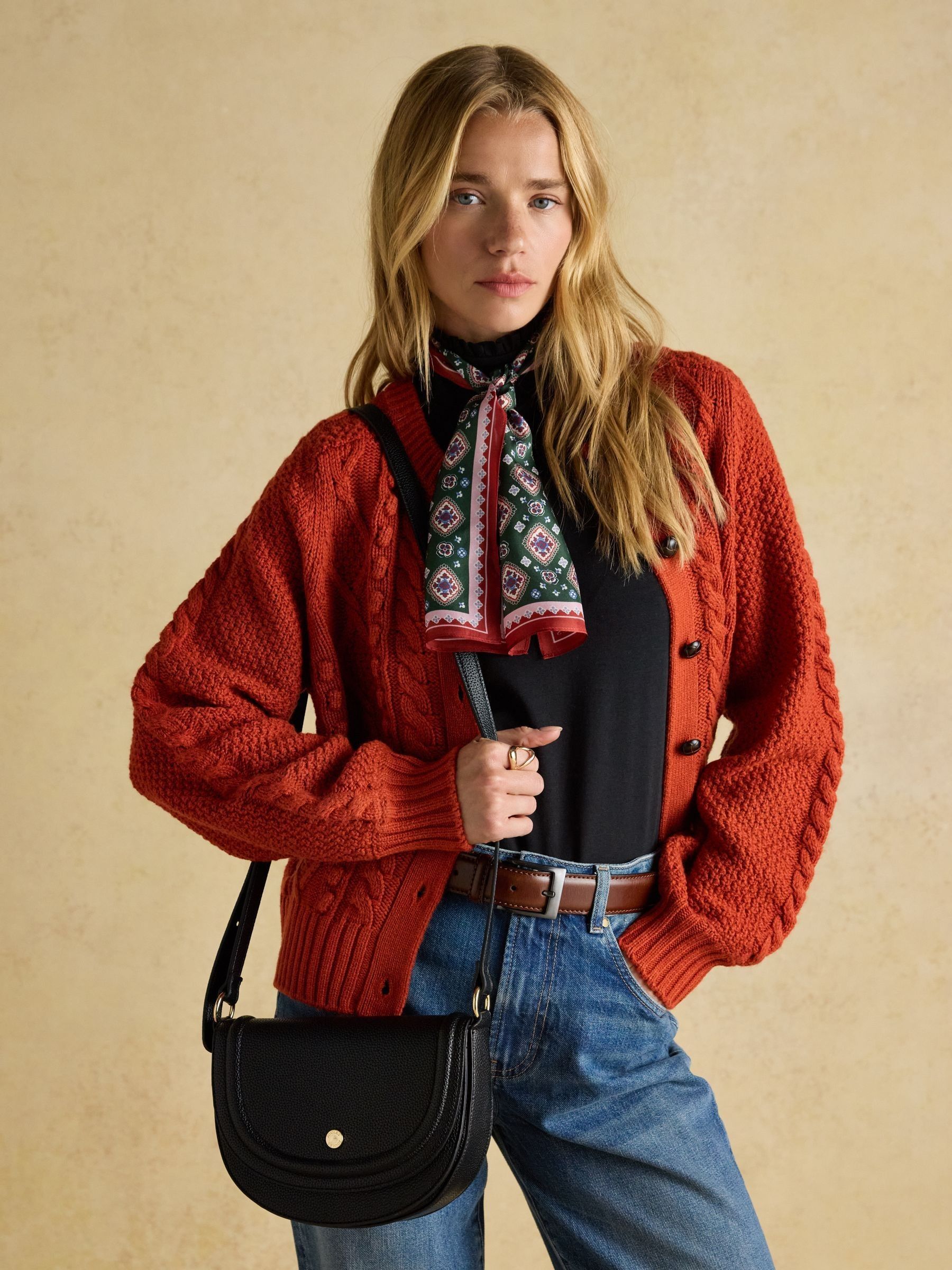 Paloma Black Half Moon Cross Body - Image 2 of 9 Paloma Black Half Moon Cross Body - Image 2 of 9