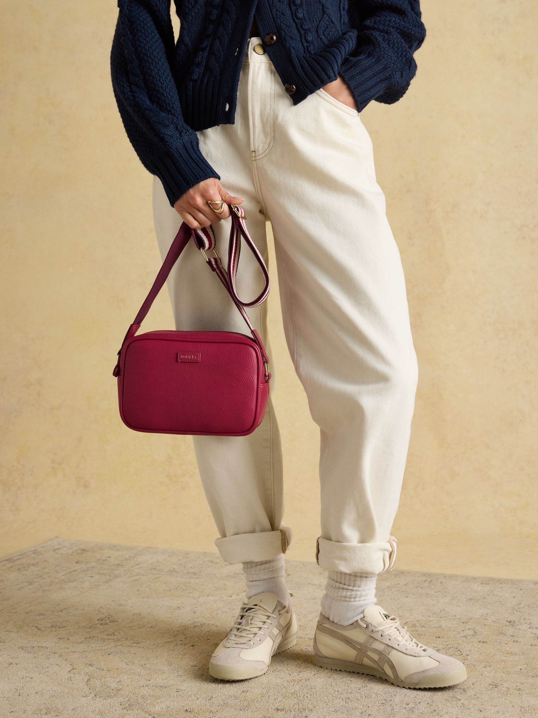 Trent Berry Red Adjustable Cross Body Bag - Image 3 of 9