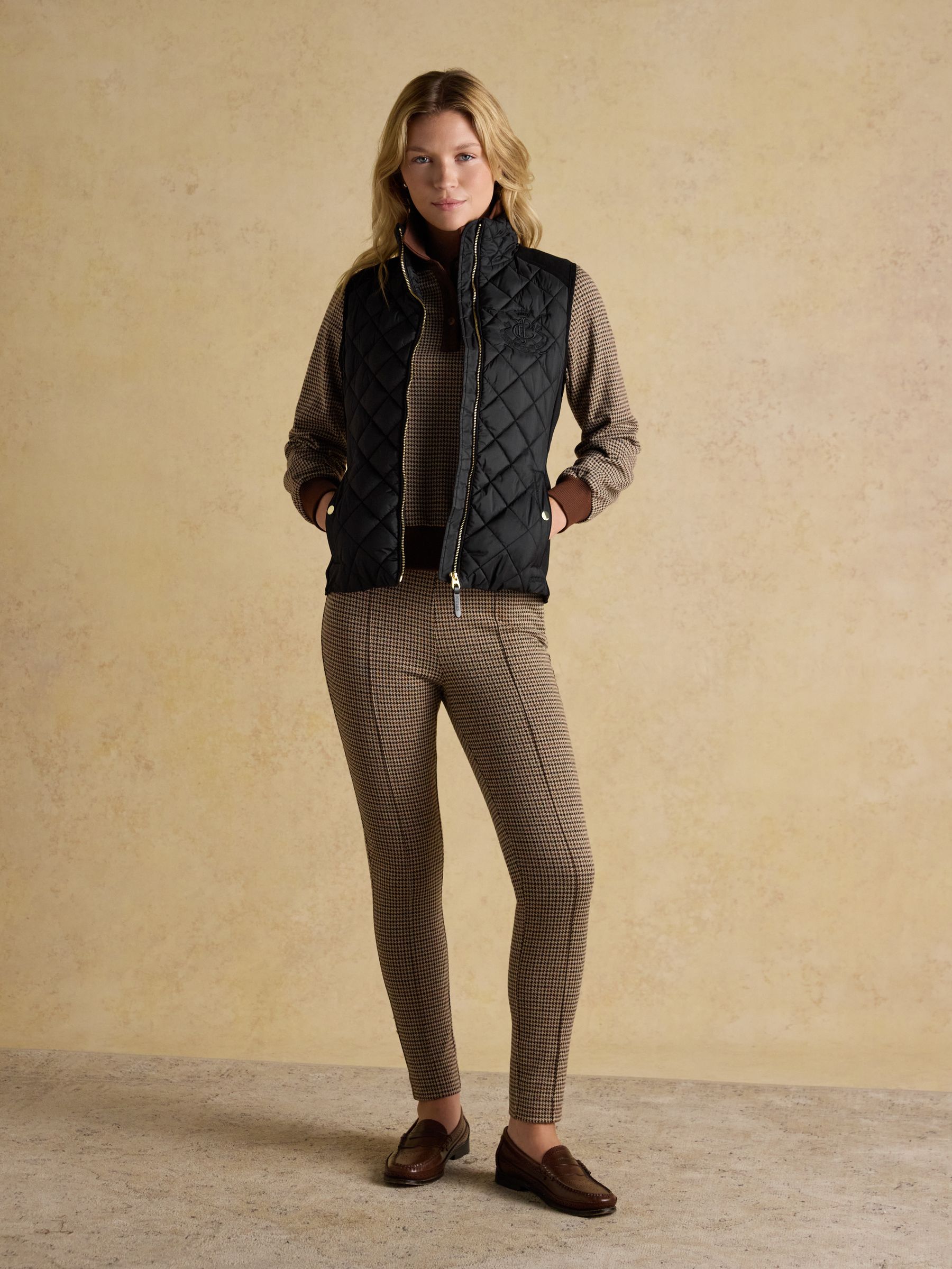 Braemar Luxe Black Showerproof Diamond Quilted Gilet - Image 3 of 10