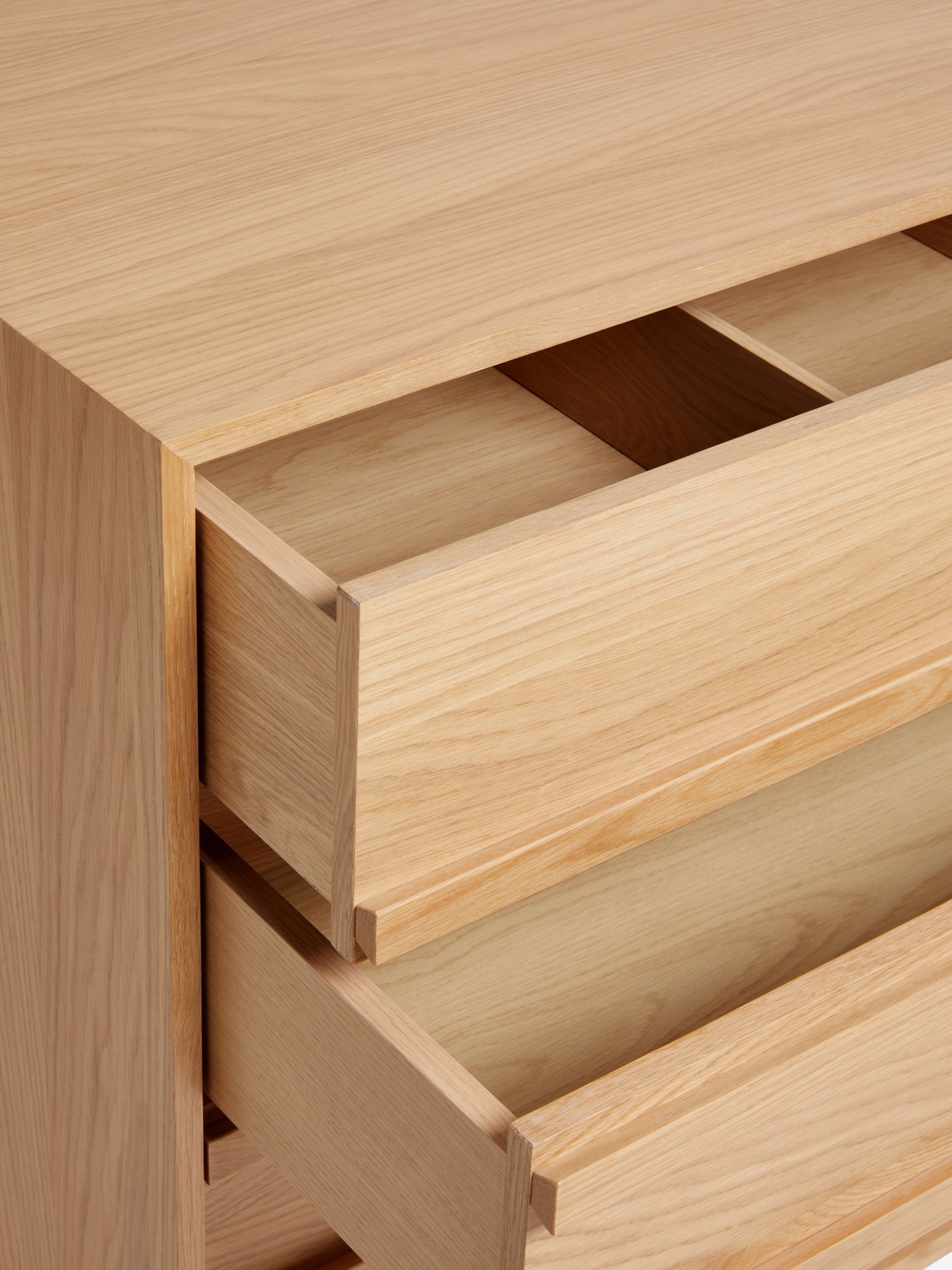 Jasper Conran London Oak 4 Drawer Belgrave Walnut Chest of Drawers - Image 9 of 9