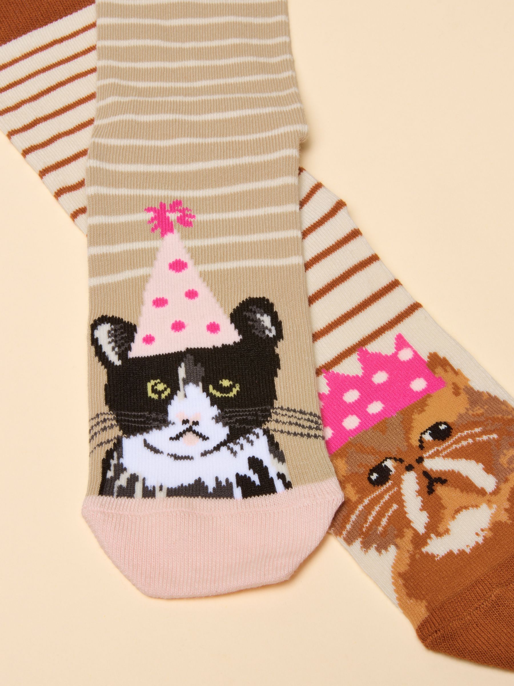 Women's Everyday Pink & Orange Cats Cotton Blend Socks 2 Pack (size 4-8) - Image 3 of 3