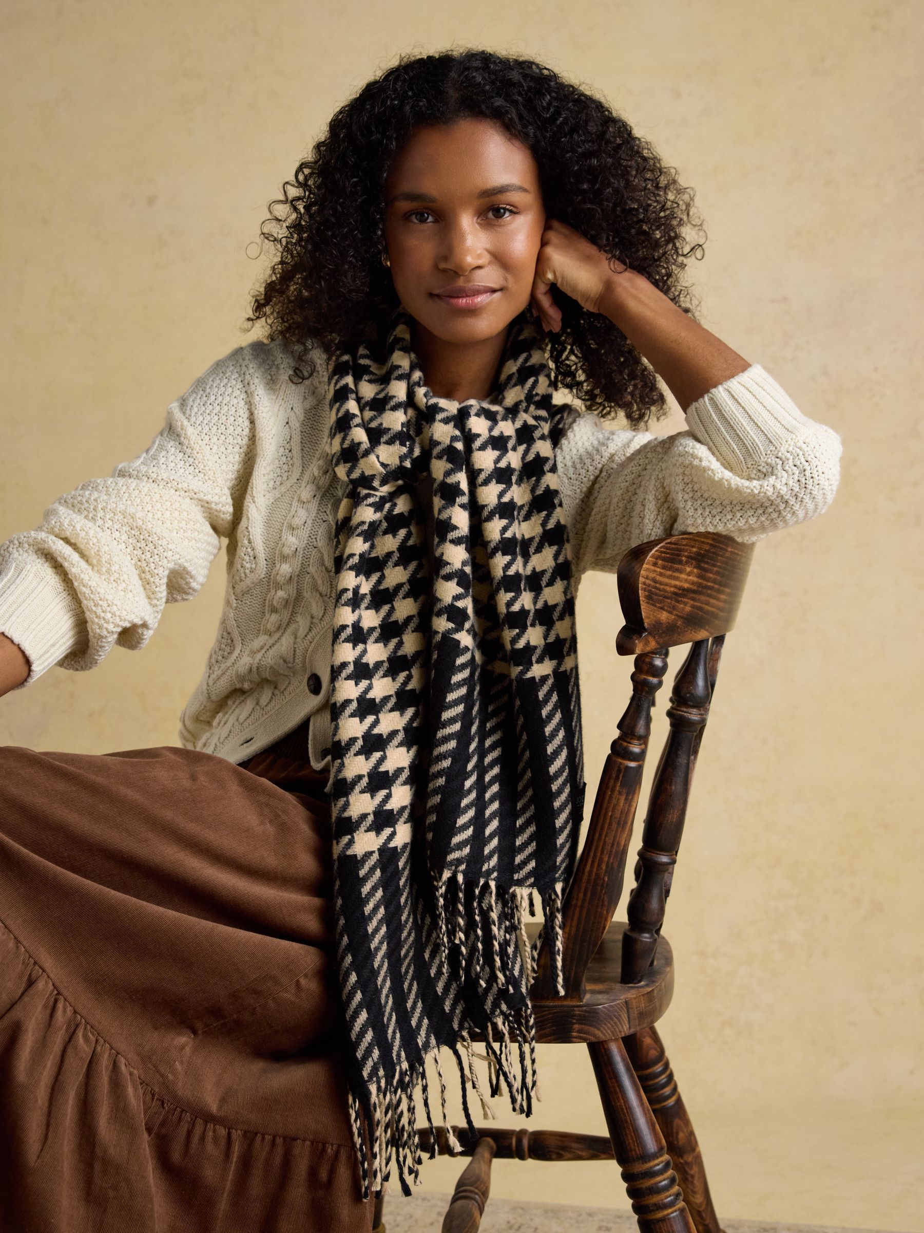 Langtree Black & Tan Large Scarf - Image 2 of 6