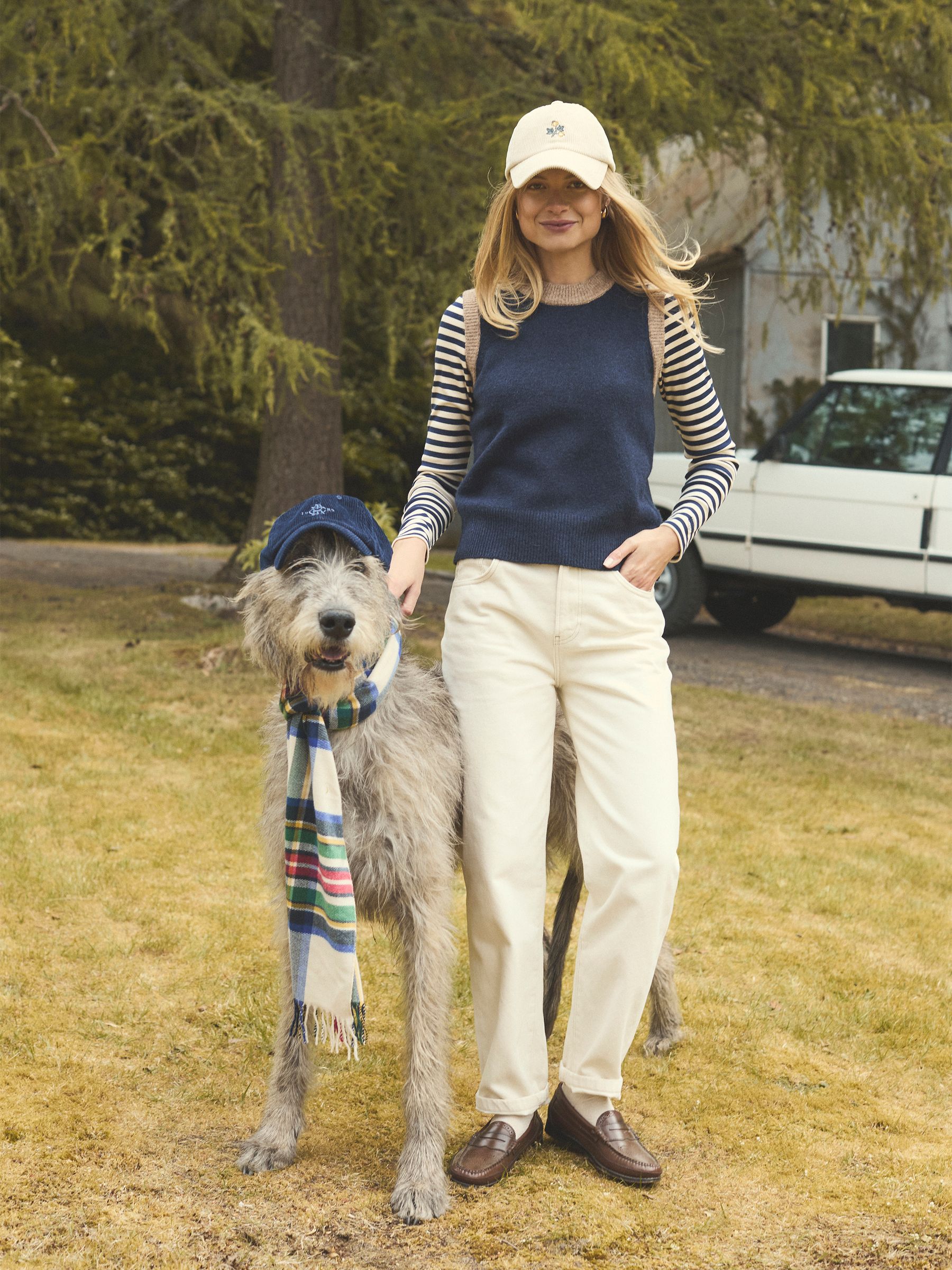 Holly Navy & Camel Knitted Crew Neck Vest - Image 2 of 11