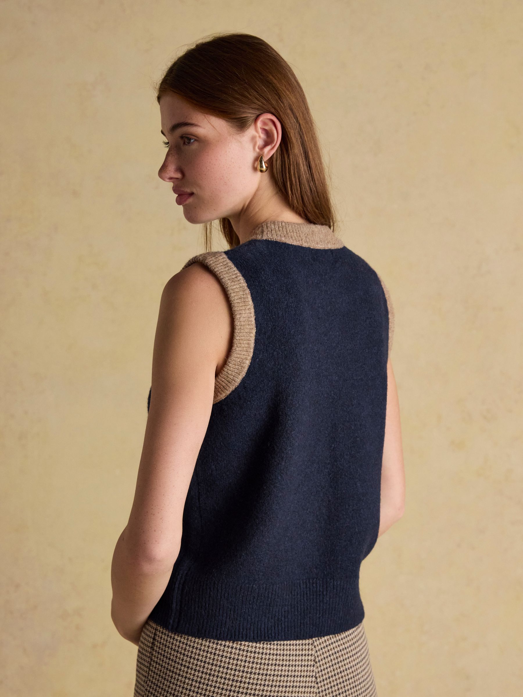 Holly Navy & Camel Knitted Crew Neck Vest - Image 5 of 11