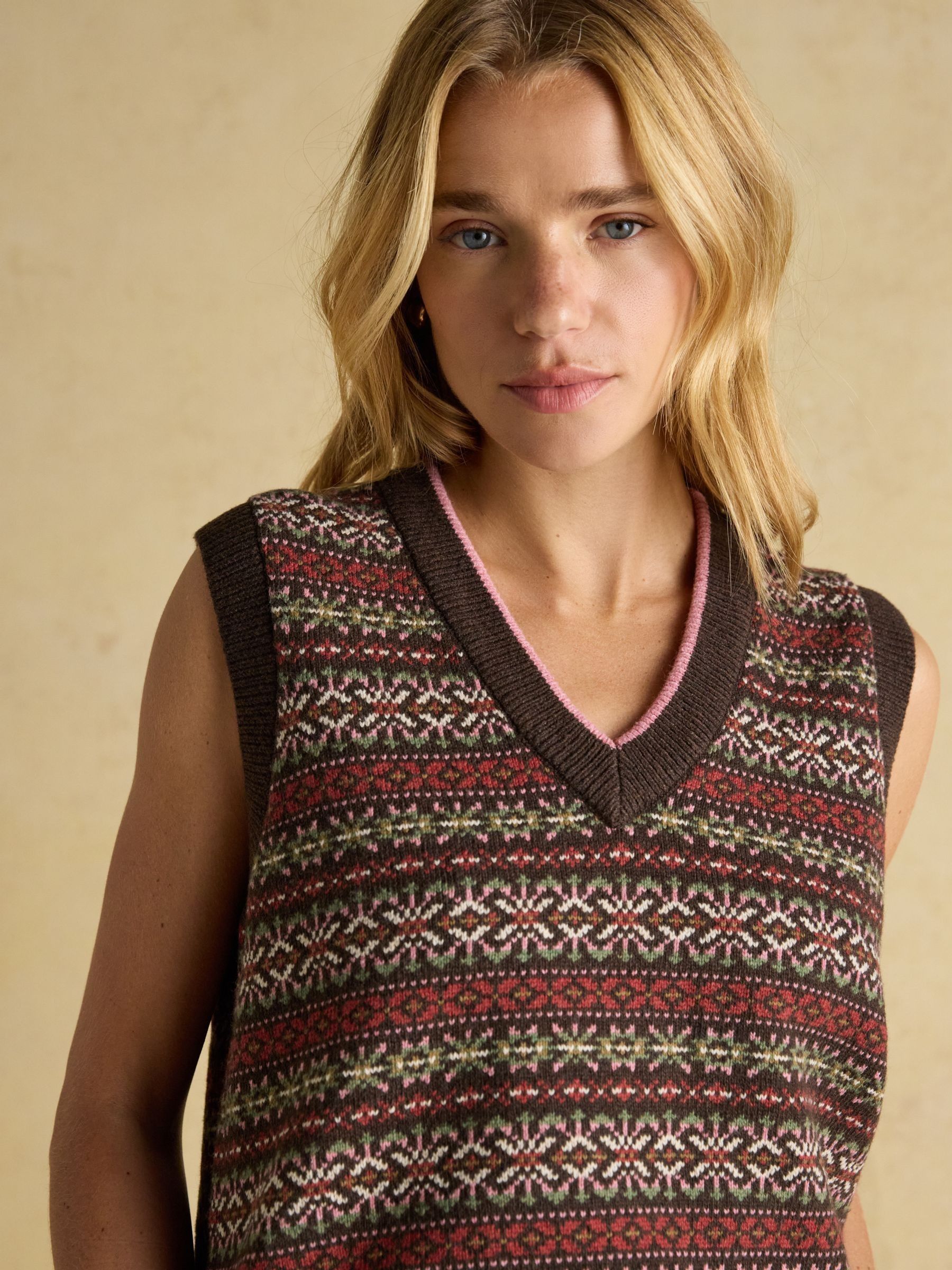 Islay Brown V Neck Fair Isle Cotton Rich Knitted Vest - Image 8 of 11