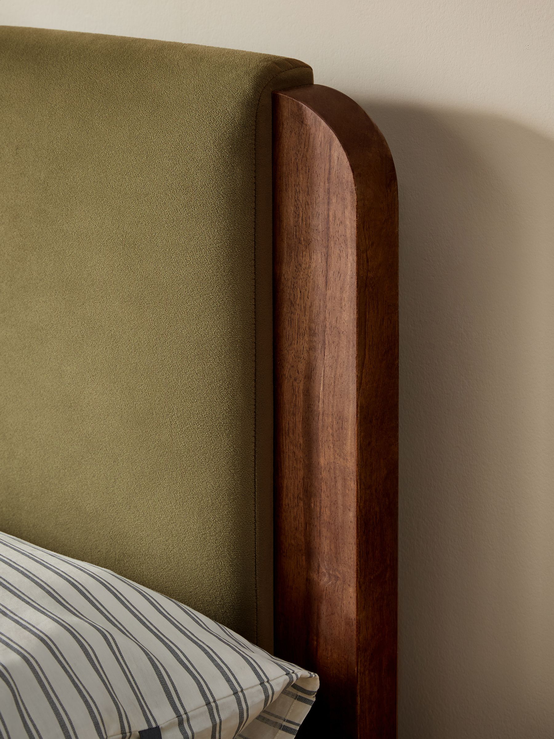 Velvet Fern Green Bed Evander - Image 2 of 5