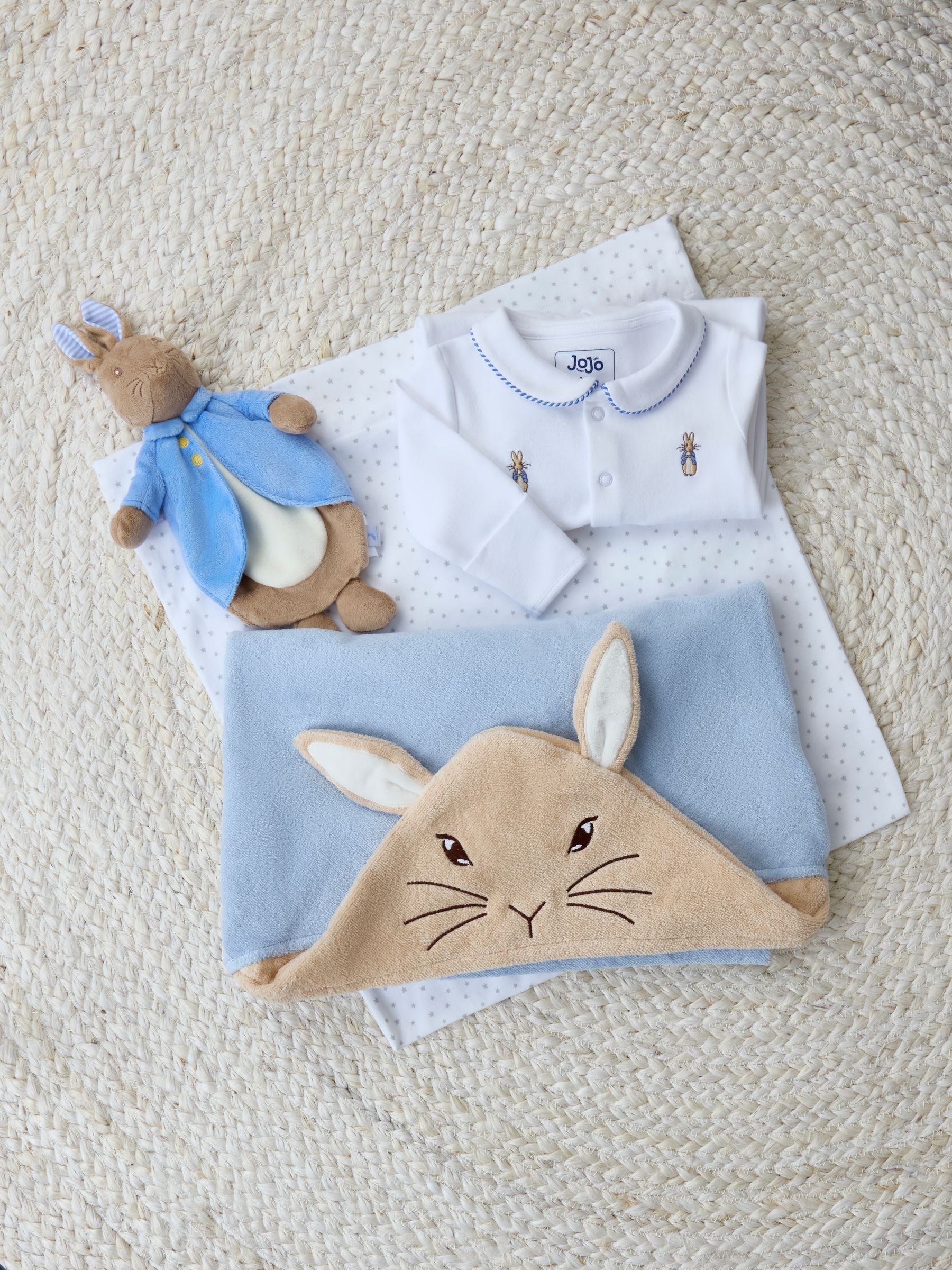 Peter Rabbit Sleepsuit & Hooded Towel Gift Set (0-3 months) - Image 3 of 4