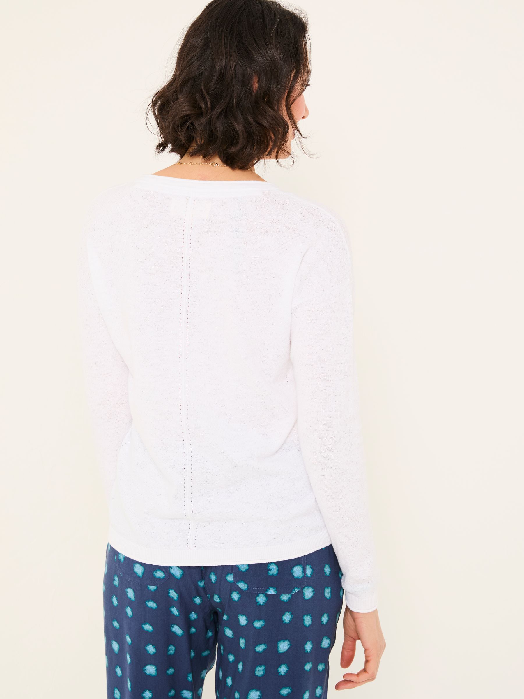 Iris White V-Neck Knitted Jumper - Image 2 of 5