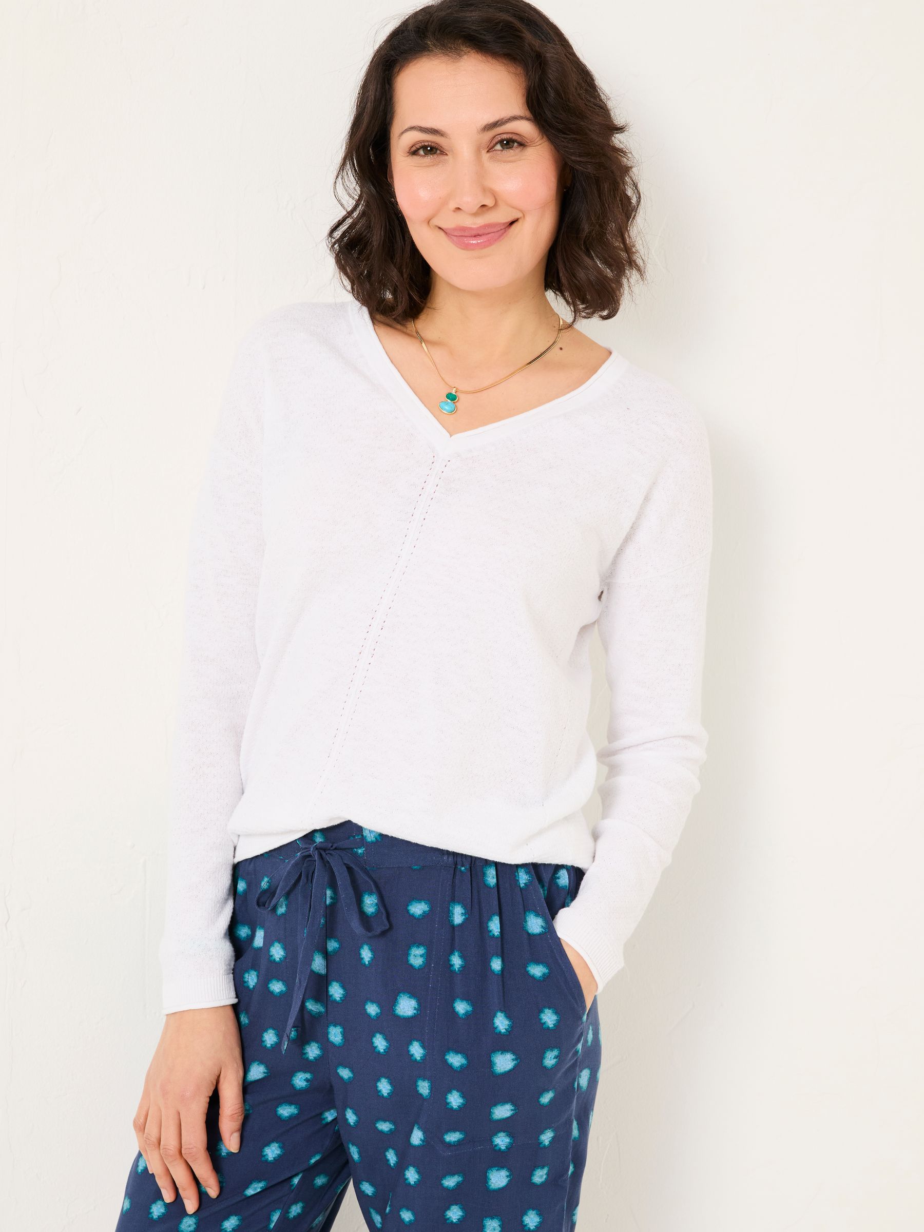 Iris White V-Neck Knitted Jumper - Image 3 of 5