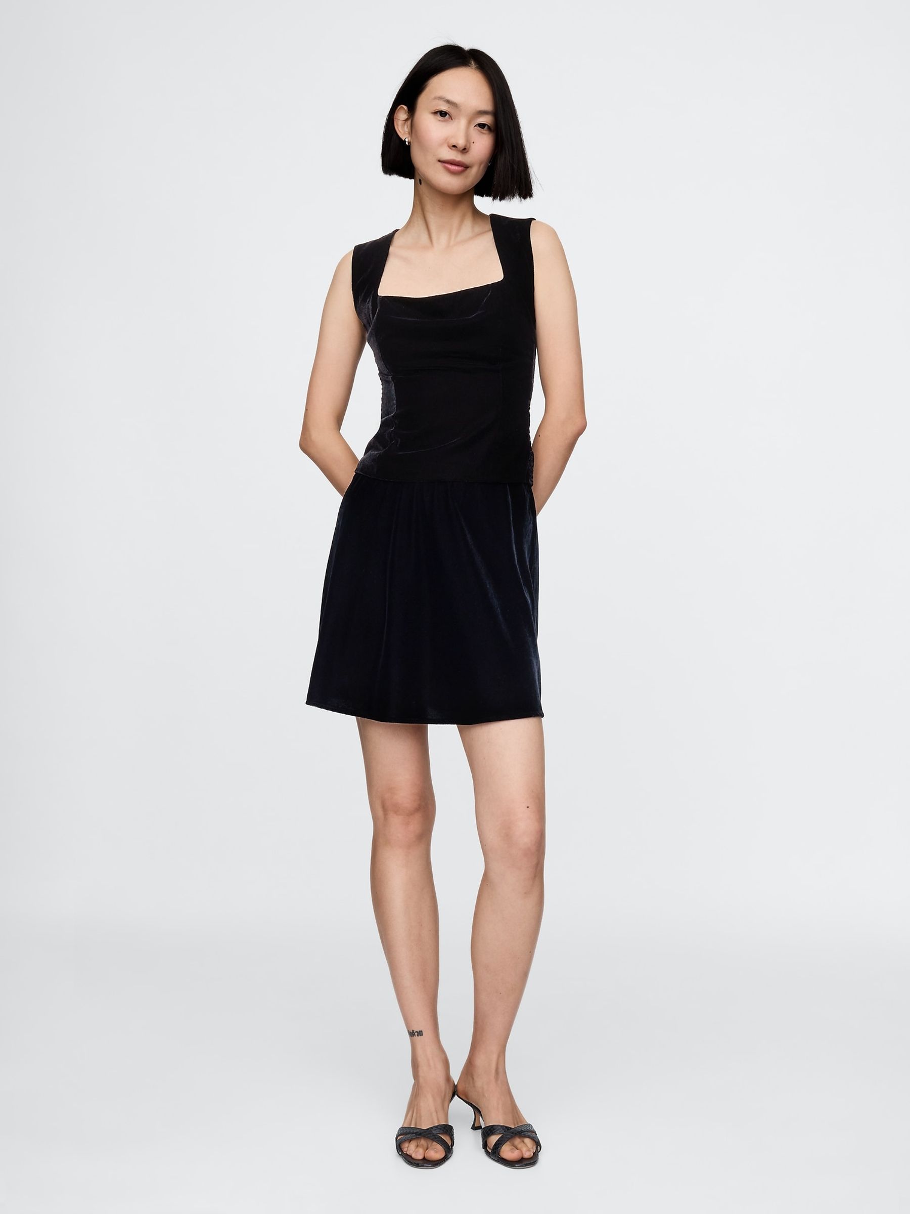 Black Velvet Square-Neck Cropped Top - Image 3 of 5
