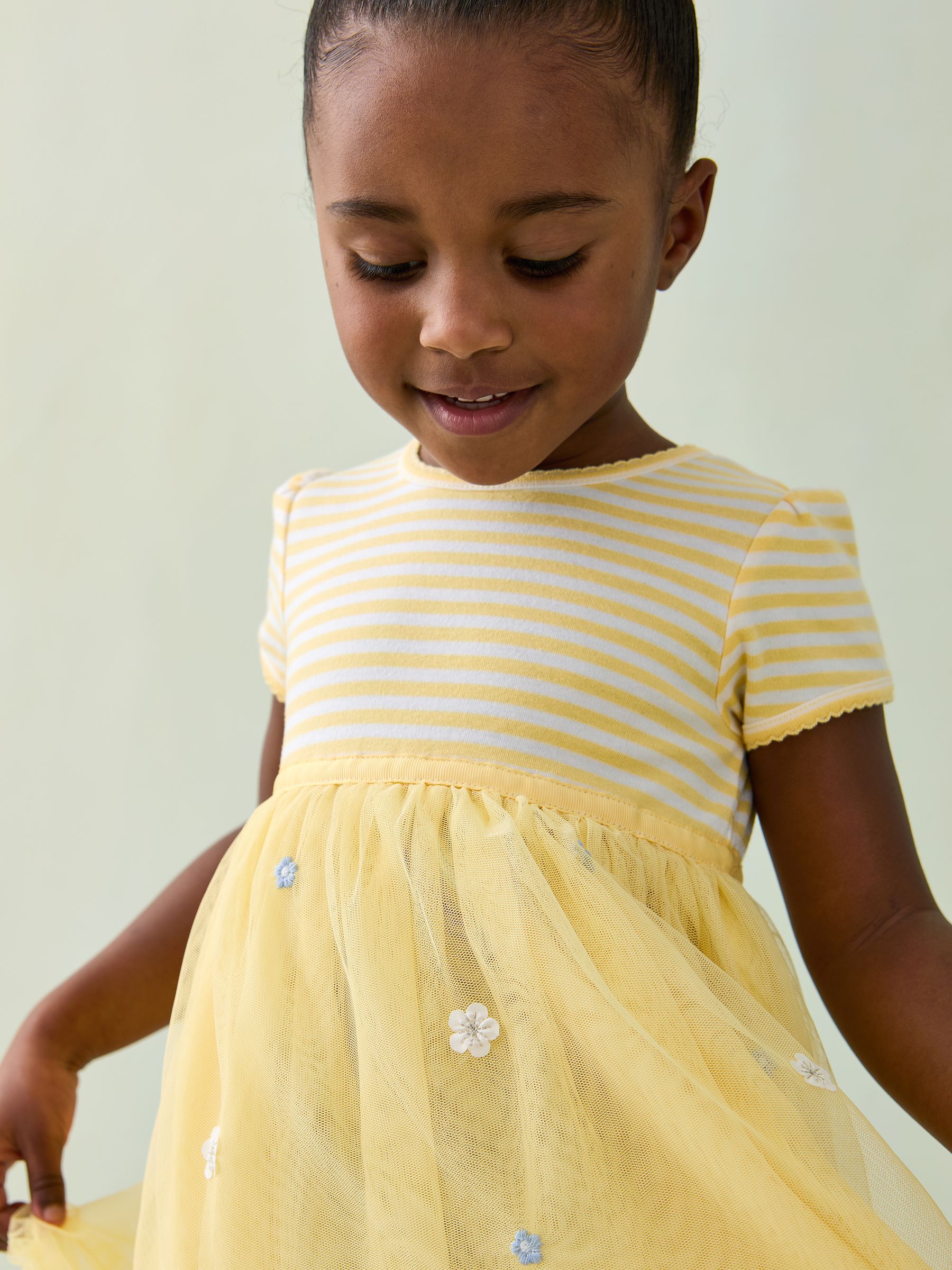 Yellow Duck & Bunny Appliqué Hem Tulle Party Dress - Image 4 of 8